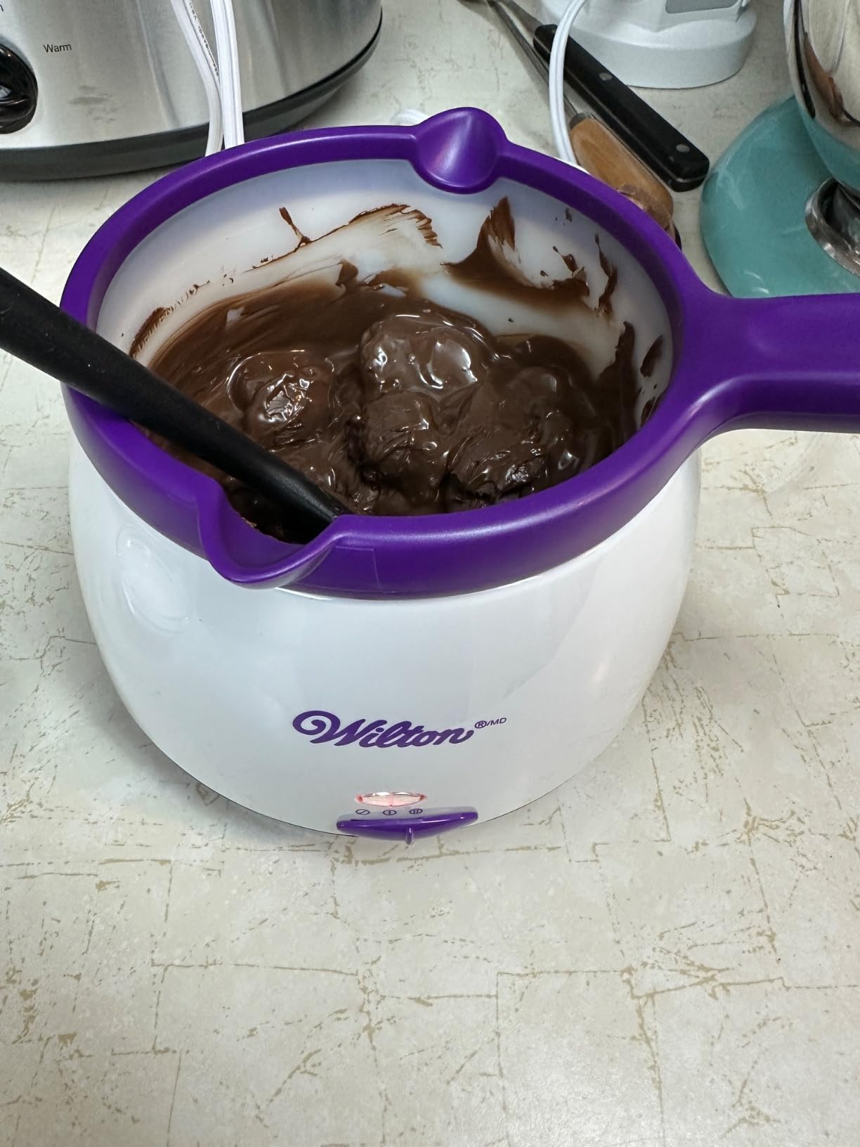 Wilton Candy Melts Candy Melting Pot - Melt Station for Chocolate & Fondue - Features Dishwasher-Safe Insert & Easy-Pour Spout - Fits on a Tabletop - 2.5-Cup Capacity customer photo 1