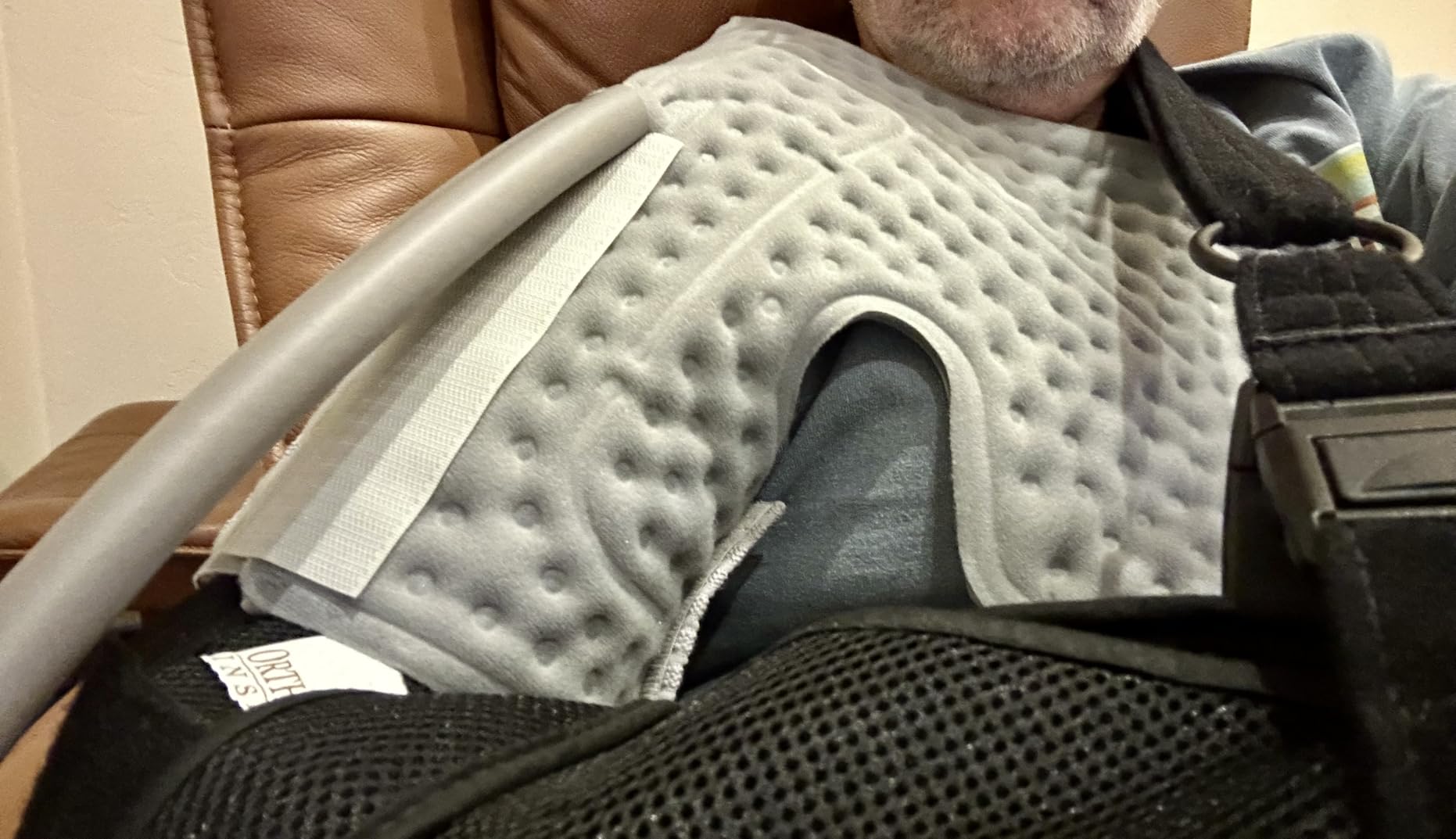 DonJoy IceMan Universal Shoulder Wrap-On Pad for Cold Therapy customer photo 1