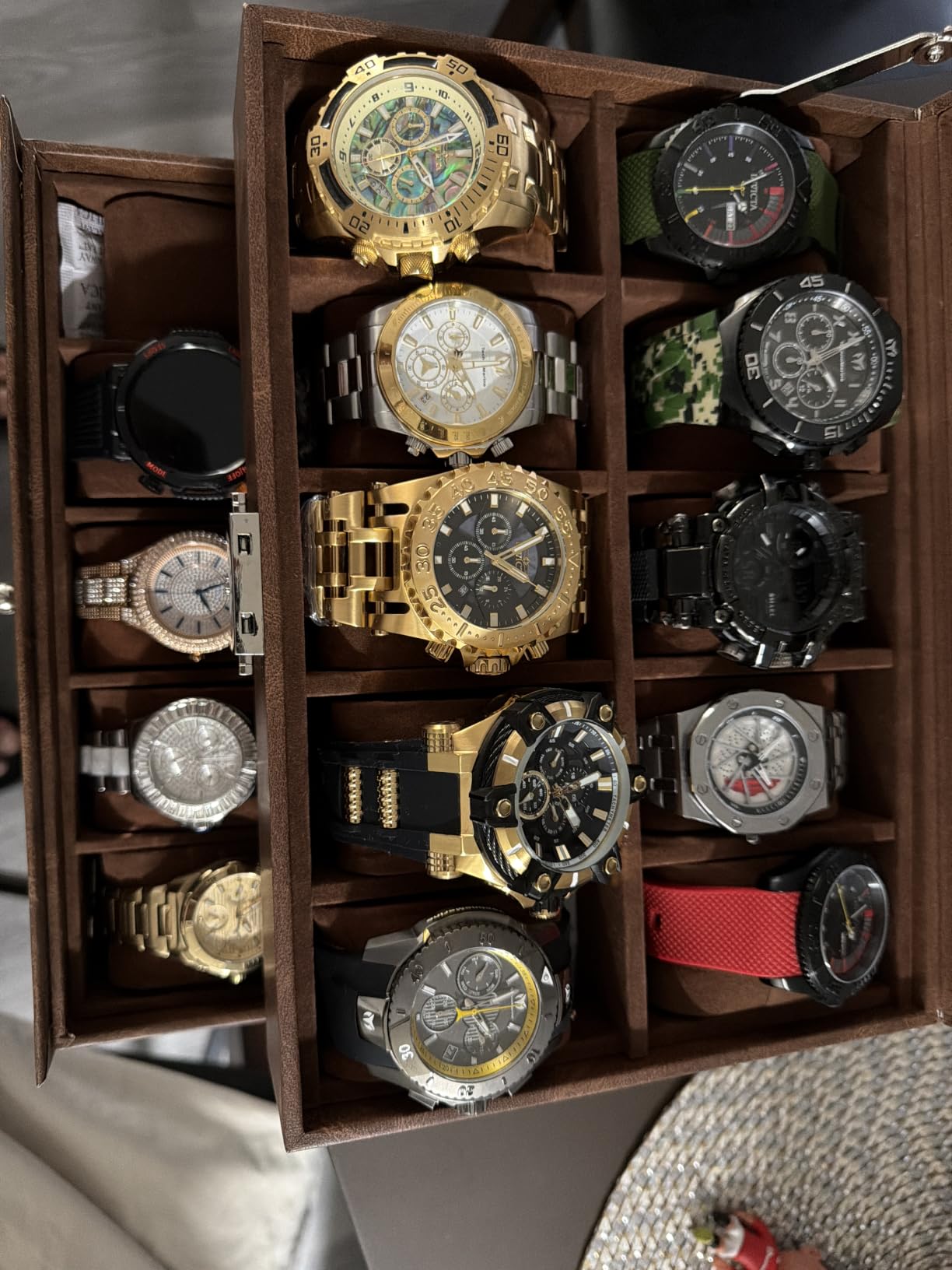 SONGMICS Watch Box, 20-Slot Watch Case Organizer, Black | Large Glass Lid, Removable Pillows, Metal Lock, Gift for Loved Ones, Gray Lining UJWB006 customer photo 2