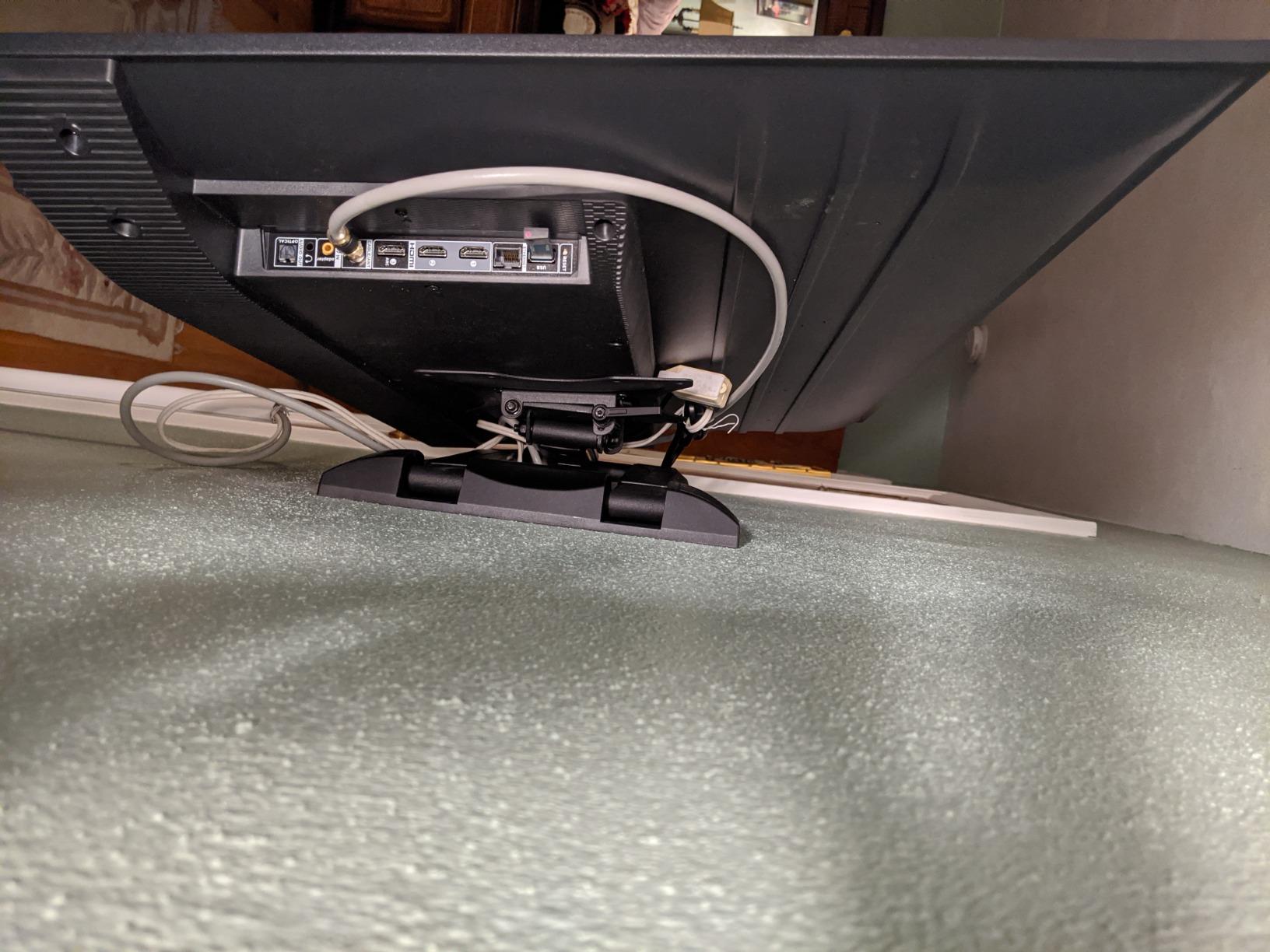 Kanto M300 Full Motion TV Wall Mount for 26-55