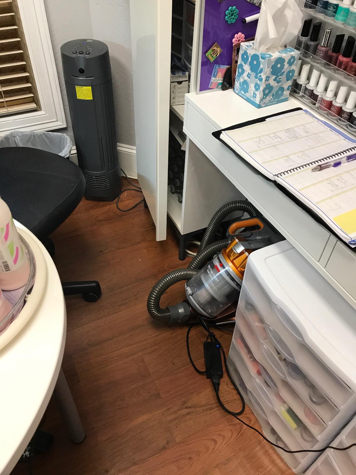 Bissell Hard Floor Expert Multi-Cyclonic Bagless Canister Vacuum, 1547 - Corded customer photo 2