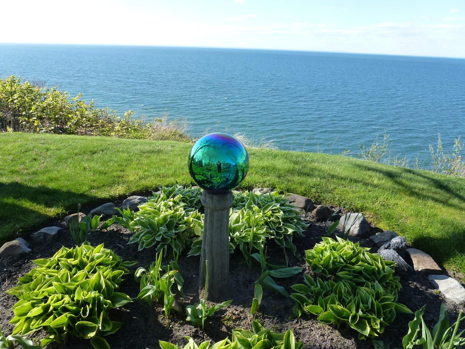Lily's Home 12 Inch Stainless Steel Gazing Globe Mirror Ball, Colorful and Shiny Addition to Any Garden or Home, Ideal As a Housewarming Gift, Silver customer photo 1