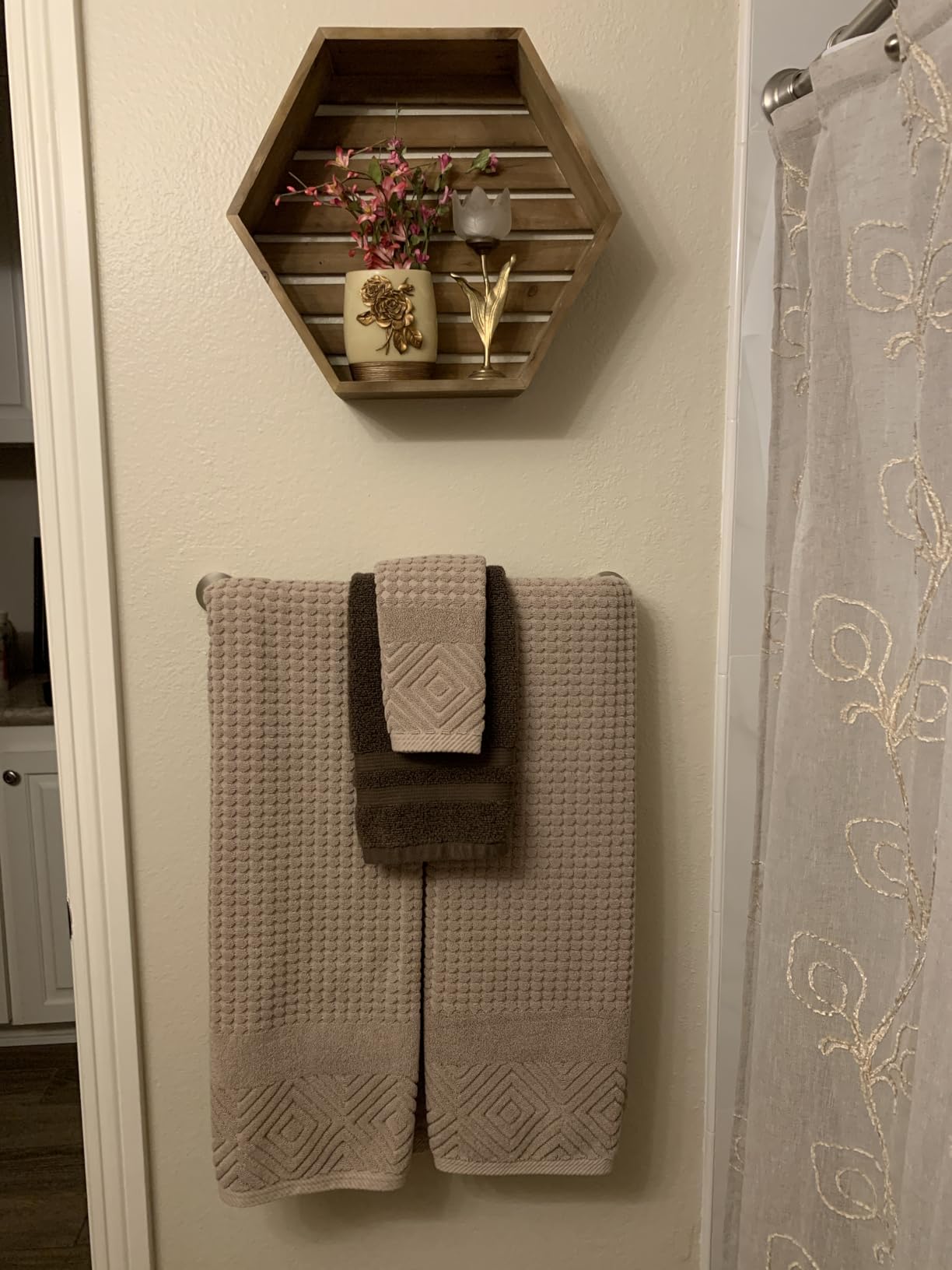 Texere 100% Organic Cotton Diamond Jacquard Luxury Bath Towel Sets - Soft and Absorbent Hotel and Spa Quality - 2 Large Bath Towels, 2 Hand Towels, 2 Washcloths (Diamond, Cream, 6 Piece) customer photo 2