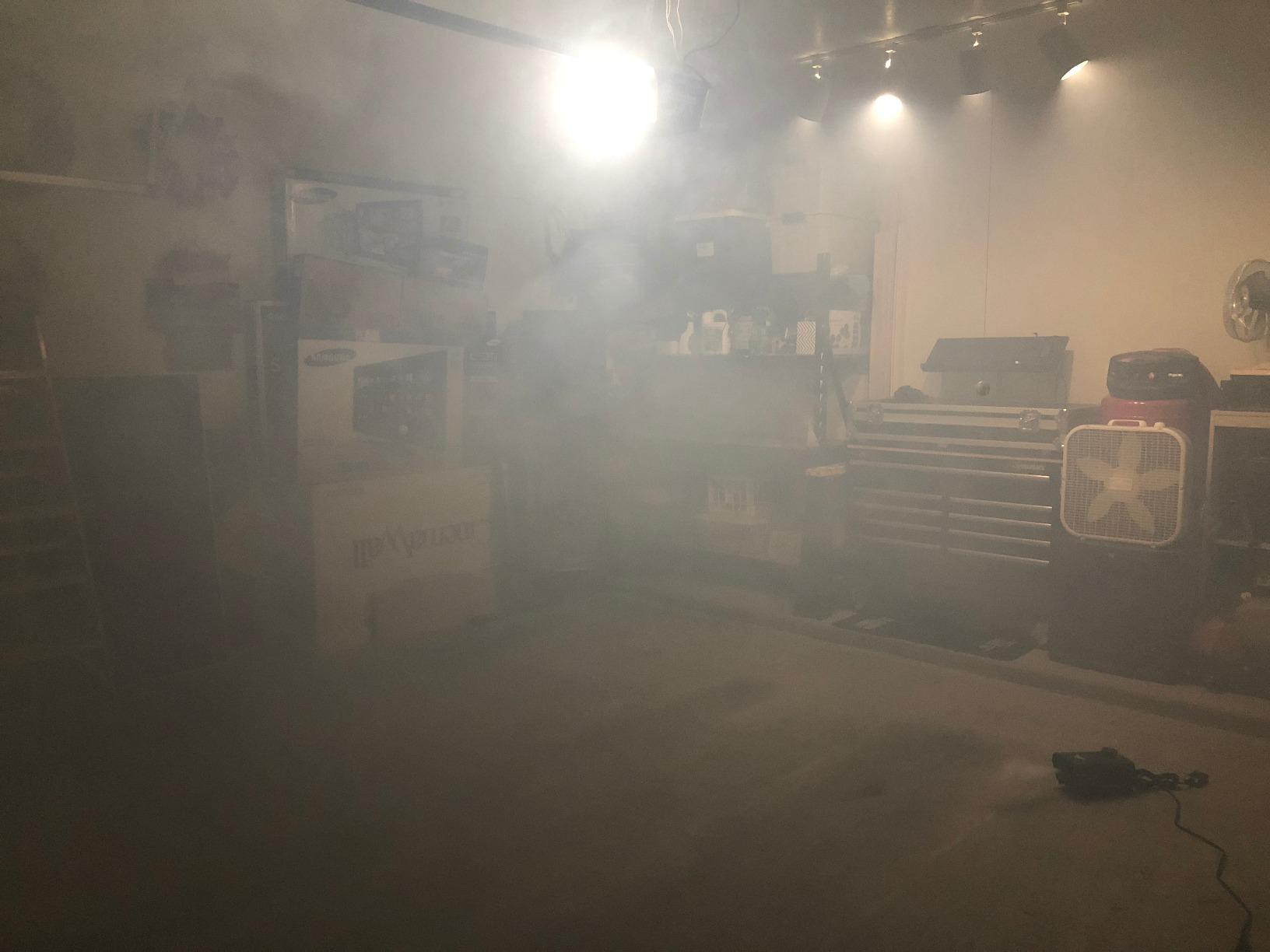 Rockville R700 Fog/Smoke Machine with Wired and Wireless Remotes, 3000 CFM, Fast 3.5-Minute Heat-Up, Includes 1-Pint Fluid customer photo 2