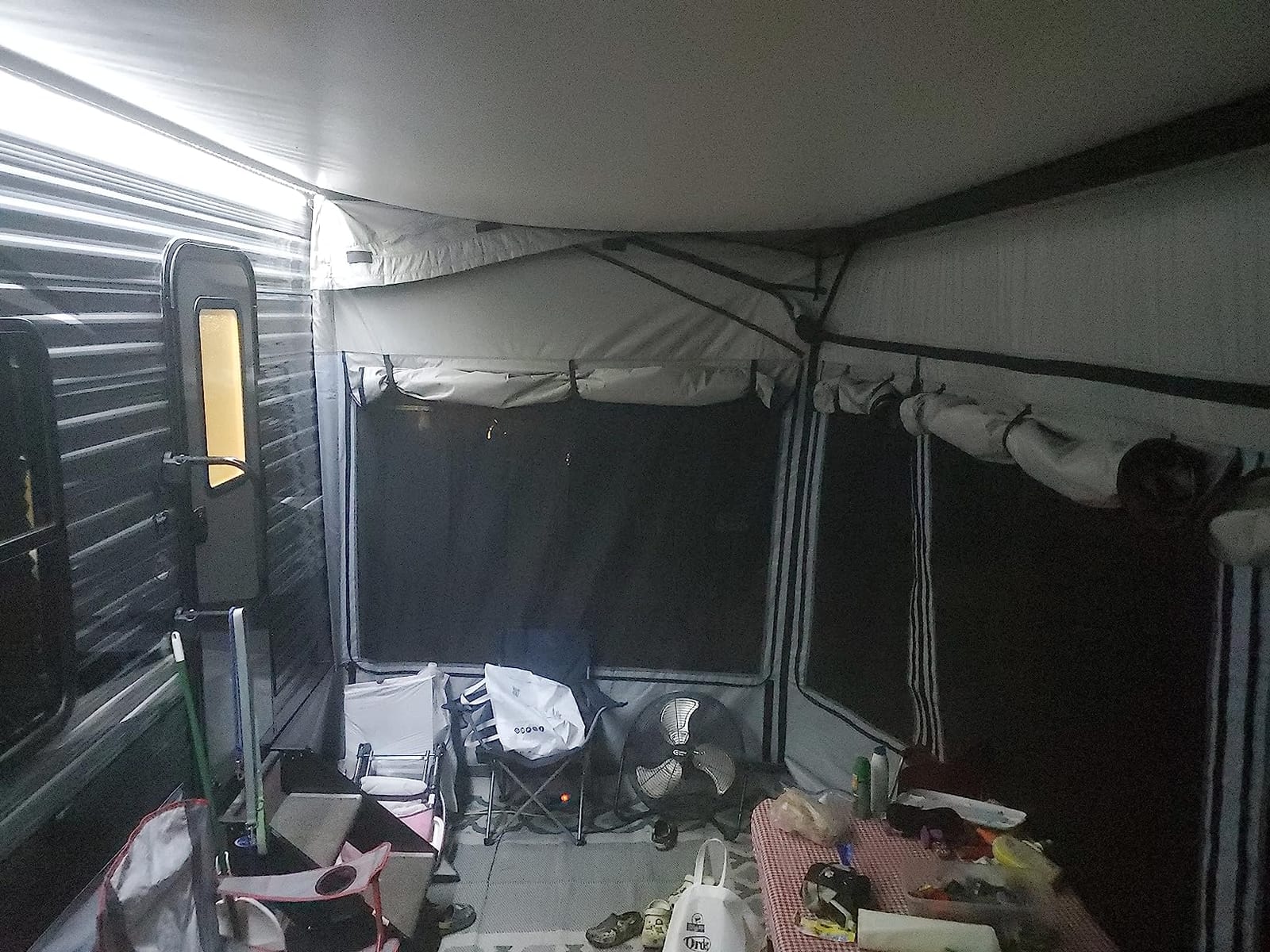 Solera Family Room RV Awning Screen Room, 15', for 10'-21' Manual or Power RV Awnings, Polyester Fabric Construction, Weatherproof, Storage Bag, Compatible with Solera, Dometic, Carefree - 362230 customer photo 1