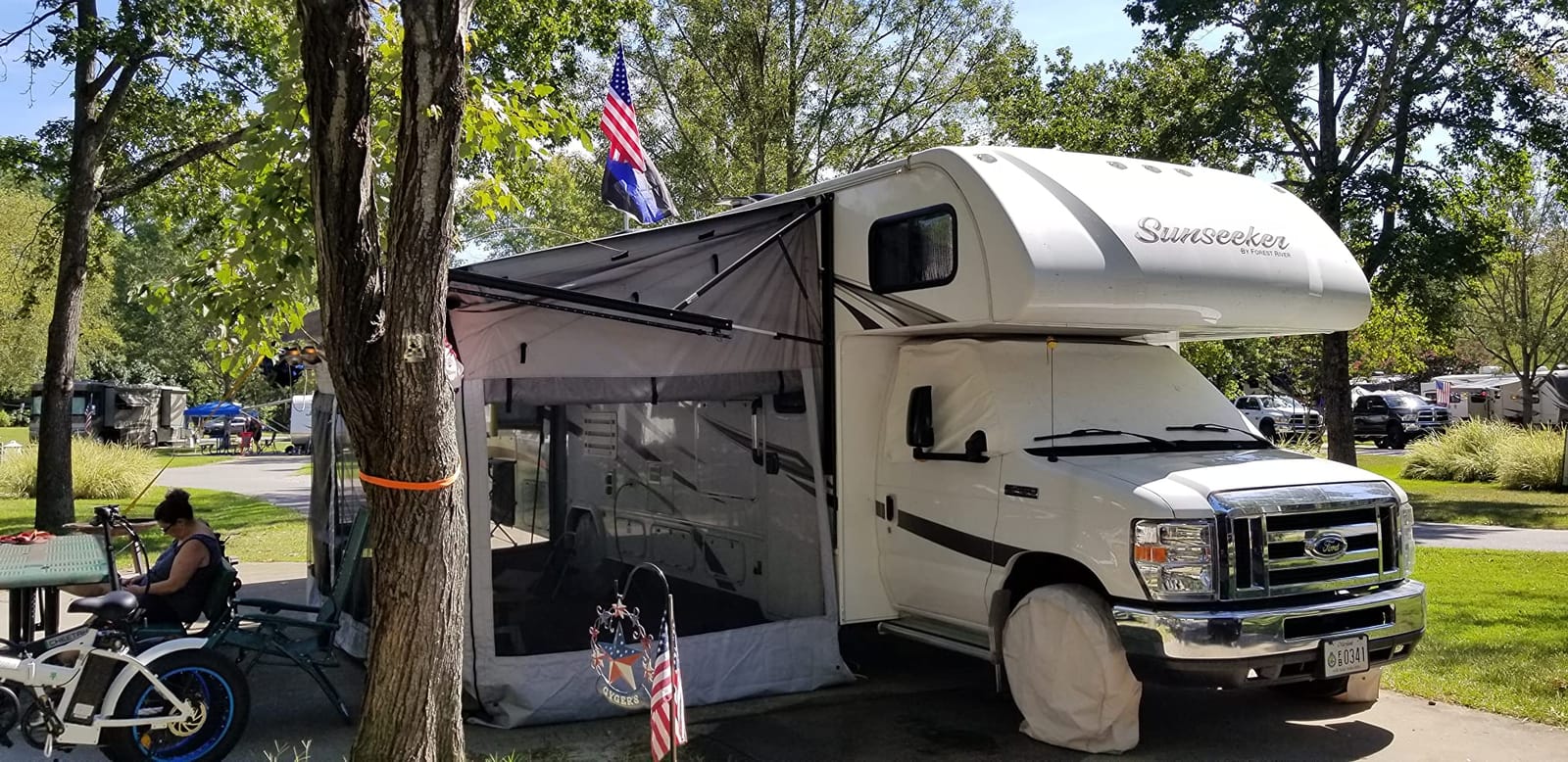Solera Family Room RV Awning Screen Room, 15', for 10'-21' Manual or Power RV Awnings, Polyester Fabric Construction, Weatherproof, Storage Bag, Compatible with Solera, Dometic, Carefree - 362230 customer photo 2