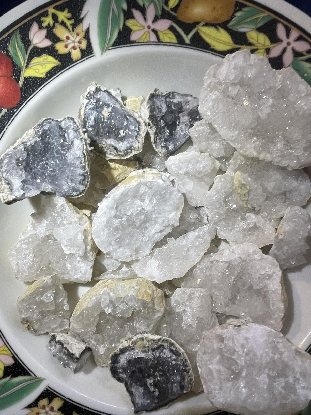 National Geographic Break Open 4 Geodes Earth Science Kit for Kids | 4 Natural Geodes, Safety Goggles, Real Crystals Inside customer photo 2