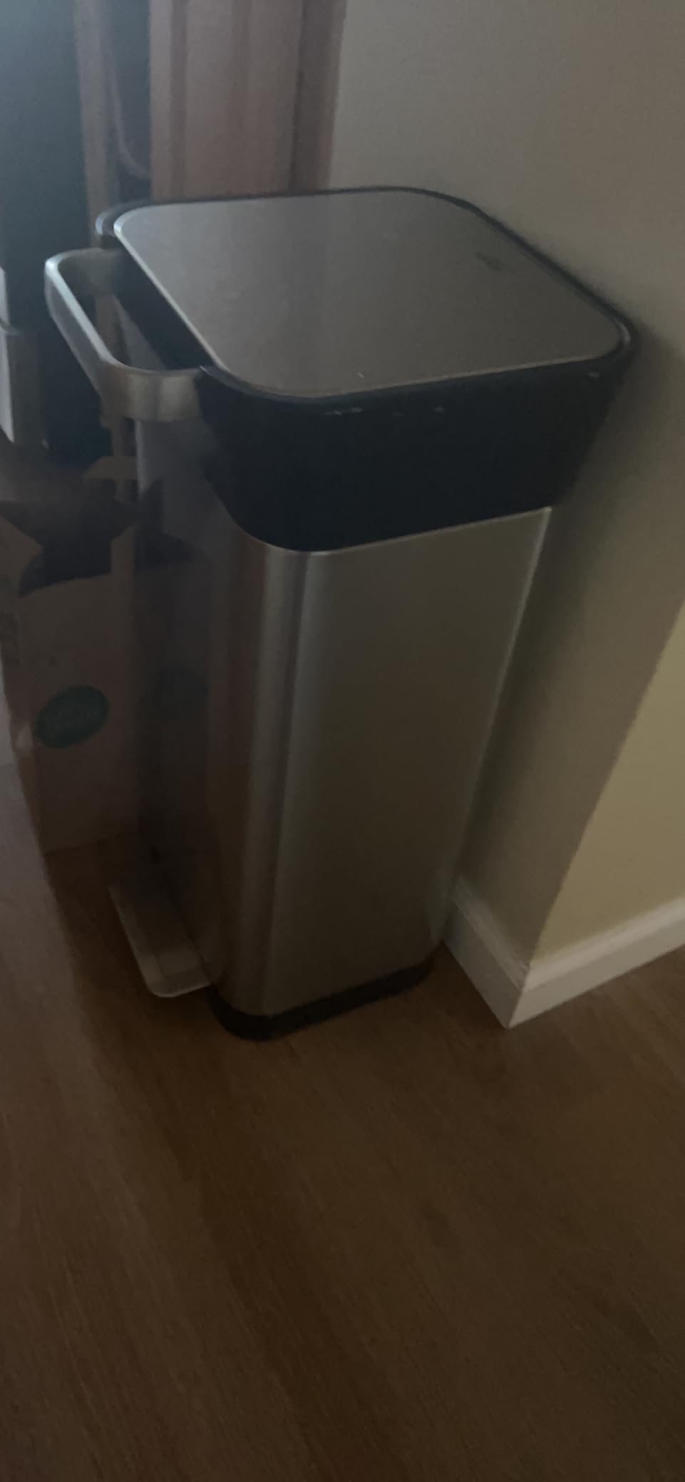Joseph Joseph Intelligent Waste Titan Trash Can Compactor with Odor Filter, Compacts up to 3x trash, 30L/7.9 Gallons, Stainless Steel customer photo 1