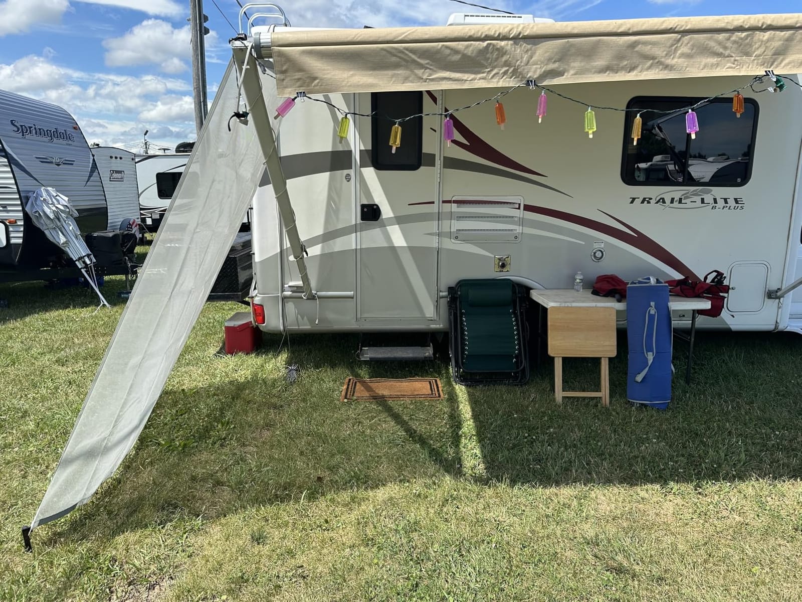 RV Awning Side Sun Shade Screen for Motorhome Camper Trailer Sunshade | Premium Breathable Mesh Sunscreen, Block UV, Temperature Down, Easy Install Parts Included, 3 Year Warranty, 9'X7' Black customer photo 1