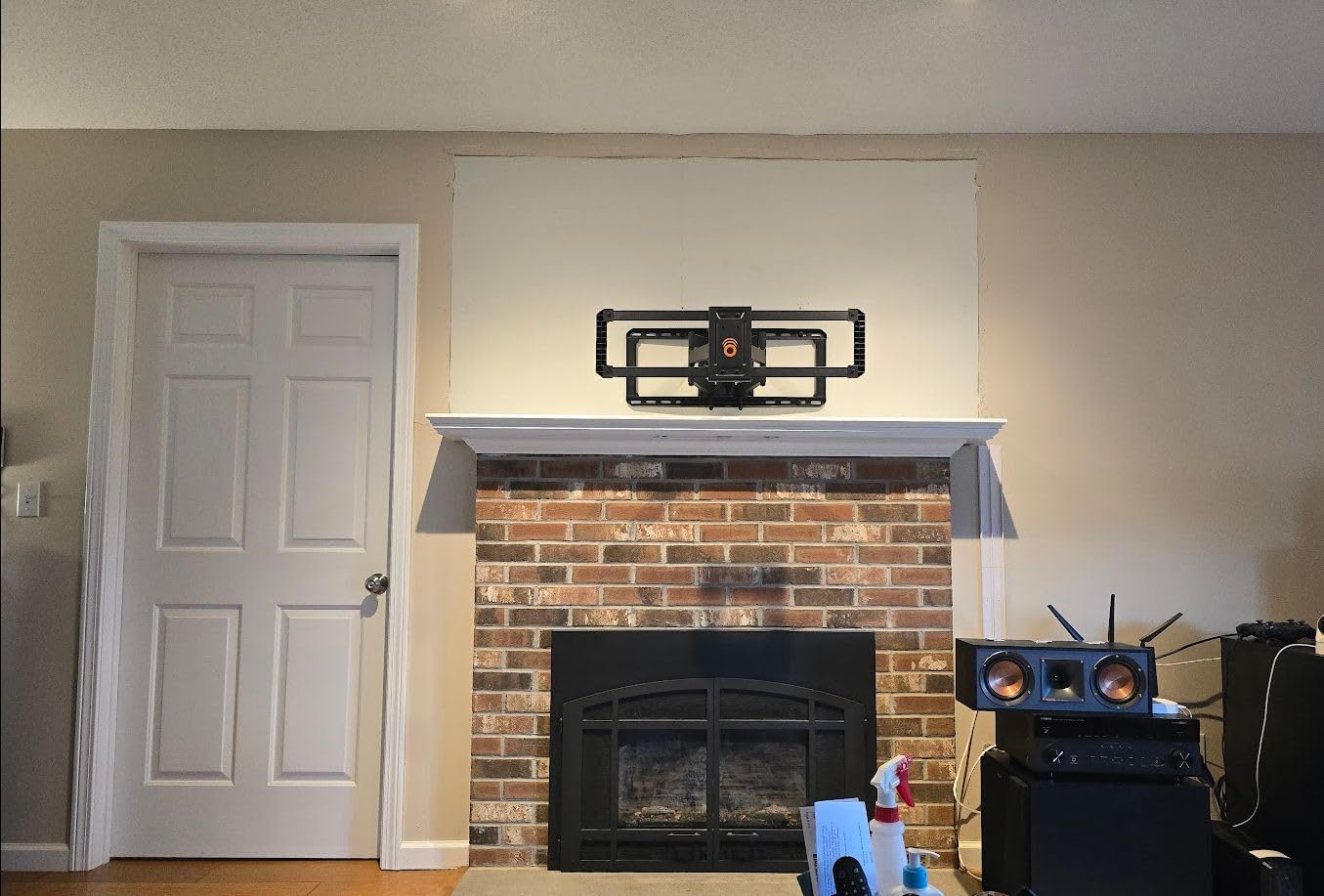 ECHOGEAR MaxMotion TV Wall Mount for Large TVs 42