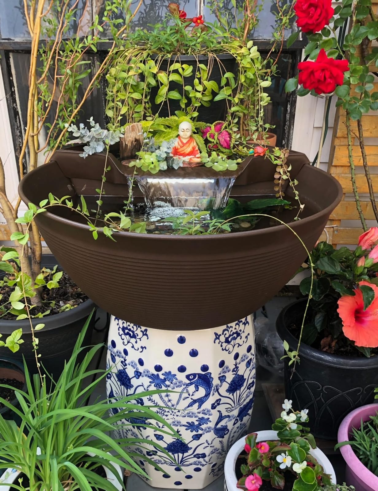 SAFAVIEH Furniture - Cloud 9 Decorative Garden Stool - Blue - Ceramic - Artisan Hand-Painted Design - Ideal for Living Room, Patio, Garden - Fully Assembled (ACS4557A) customer photo 1