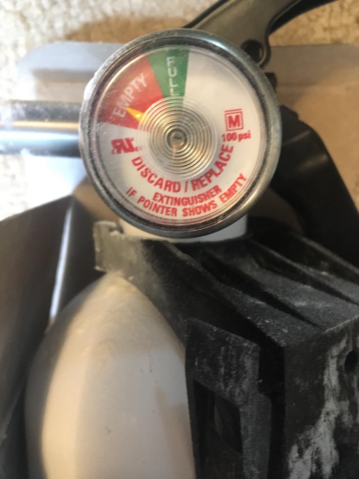 Auto/Marine 10-B:C Fire Extinguisher, Metal Valve, White customer photo 1