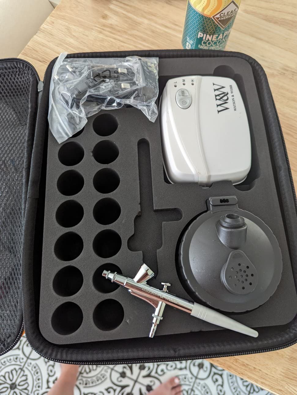 Watson & Webb Maker Selection - 29pcs Cake Airbrush Decorating Kit - Inc Professional Mains Powered Spray Gun, 13 Matte Colors, Stencils, Case, Spraytidy, Tools - for Food, Cakes, Cookies & Baking customer photo 1