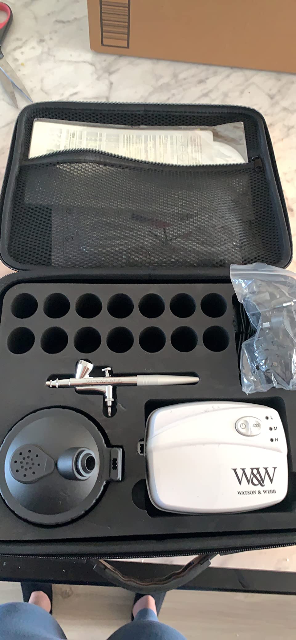 Watson & Webb Maker Selection - 29pcs Cake Airbrush Decorating Kit - Inc Professional Mains Powered Spray Gun, 13 Matte Colors, Stencils, Case, Spraytidy, Tools - for Food, Cakes, Cookies & Baking customer photo 2