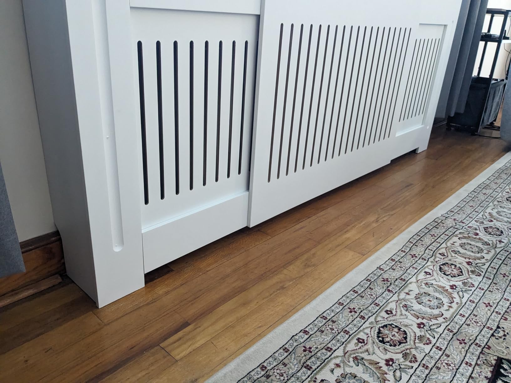 vidaXL Radiator Cover White Engineered Wood 67.7 customer photo 1