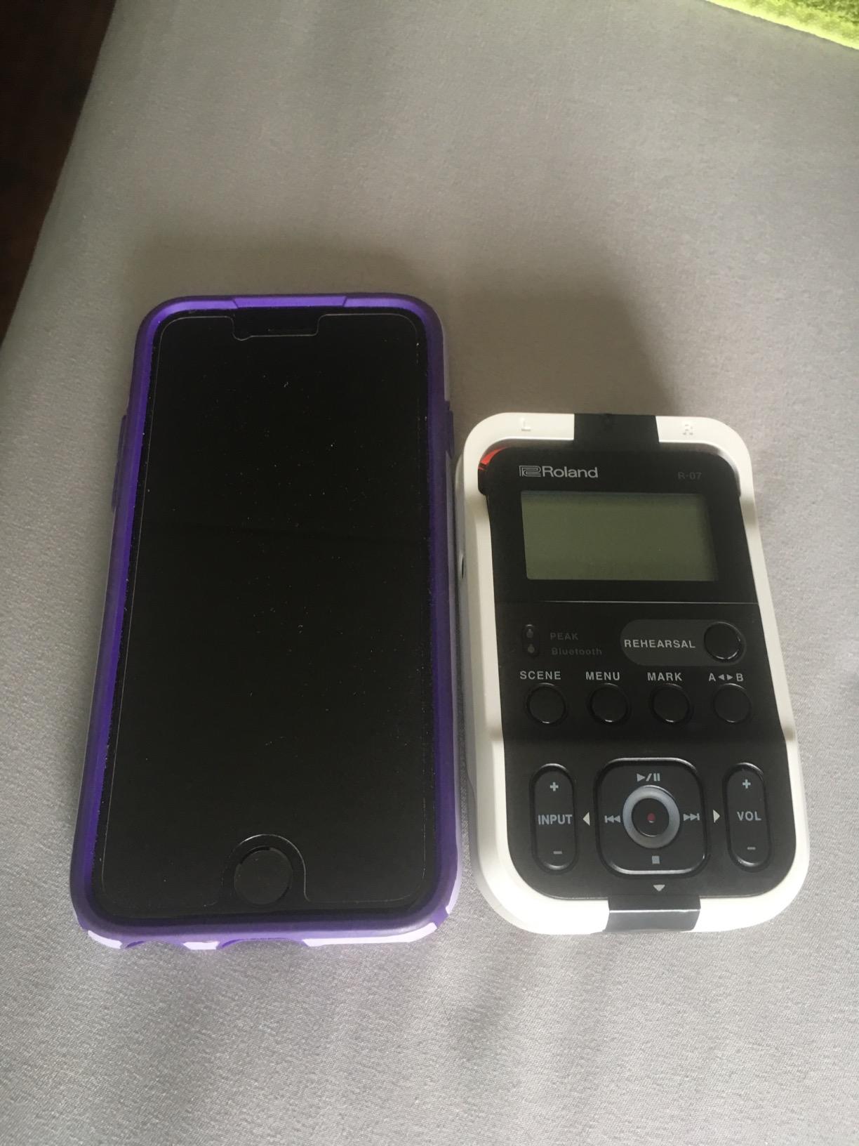 Roland R-07 High-Resolution Handheld Audio Recorder, Black (R-07-BK) customer photo 2