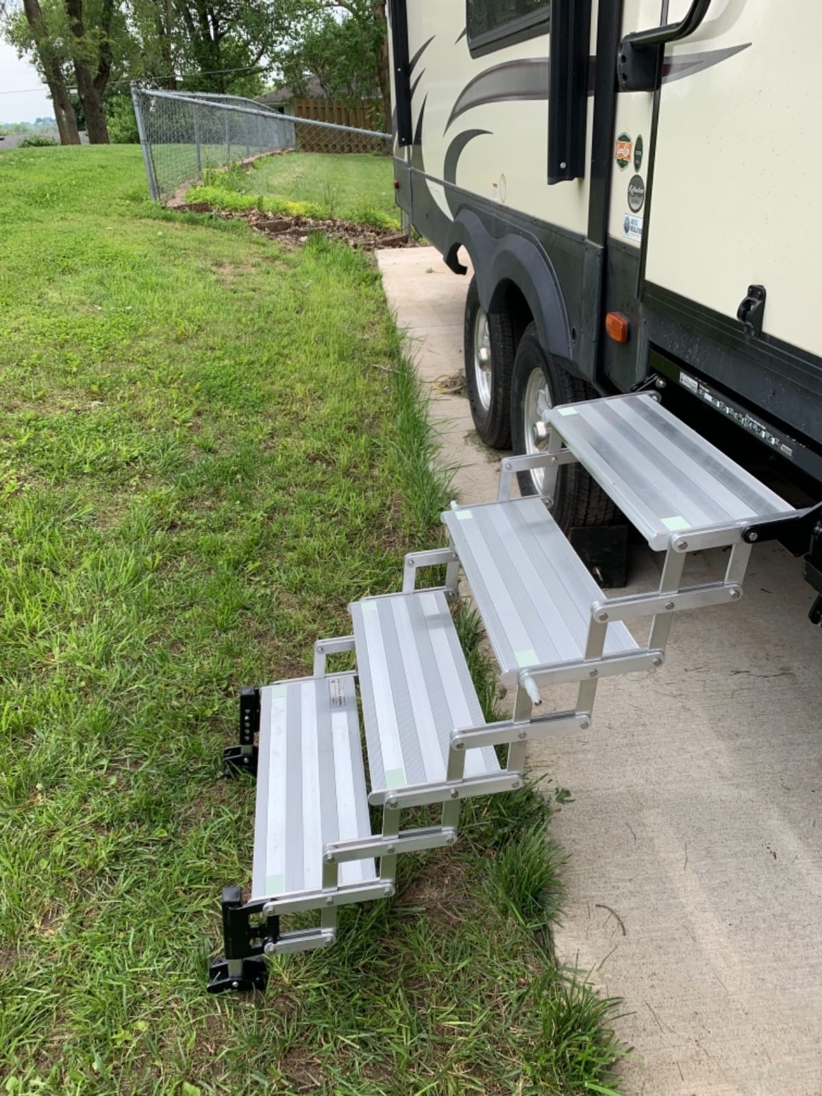 GLOWSTEP Revolution-4 Step 22.25IN customer photo 1