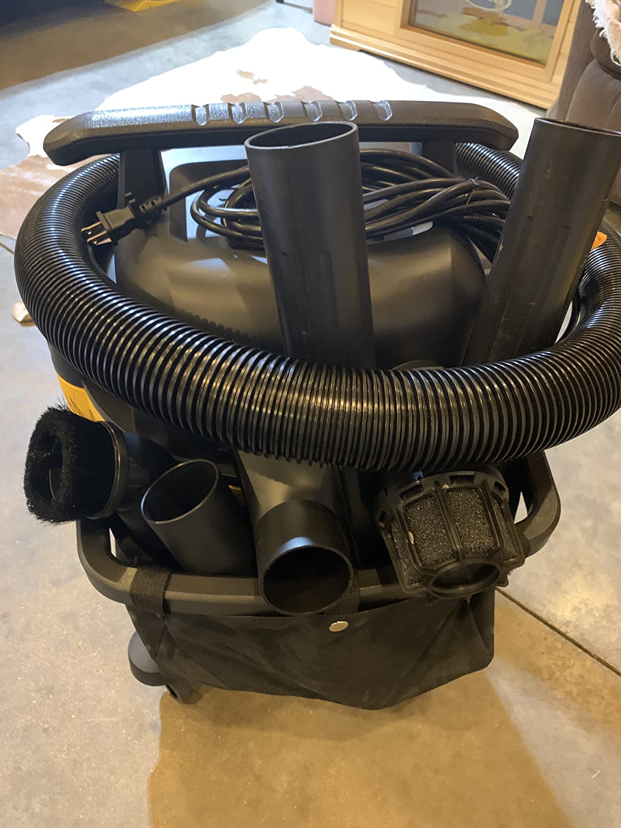 DEWALT 12 Gallon Poly Wet/Dry Vac, 5.5 HP Shop Vacuum DXV12P customer photo 1