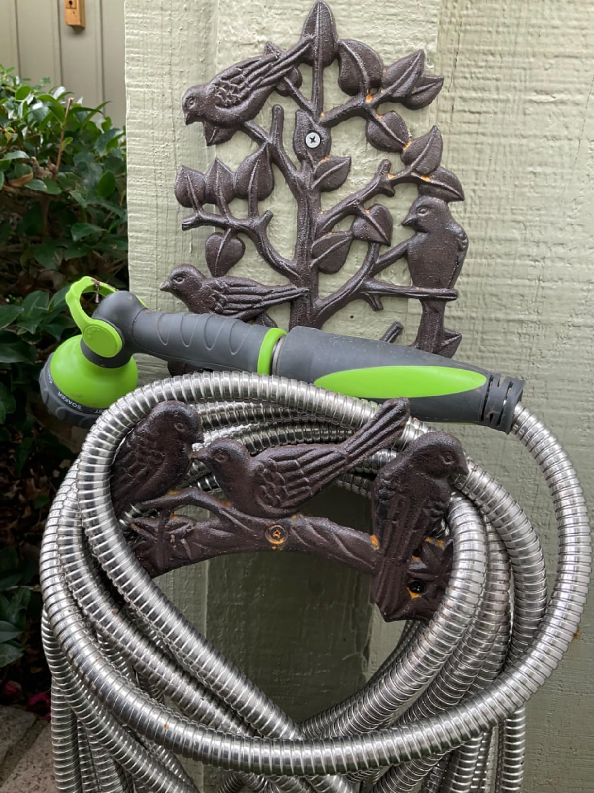 Sungmor Heavy Duty Cast Iron Hose Holder,Garden & Yard Decorative Birds Wall Mounted Hose Butler,Water Pipe Holds,Rack,Hanger,Antique Wall Decorations customer photo 2