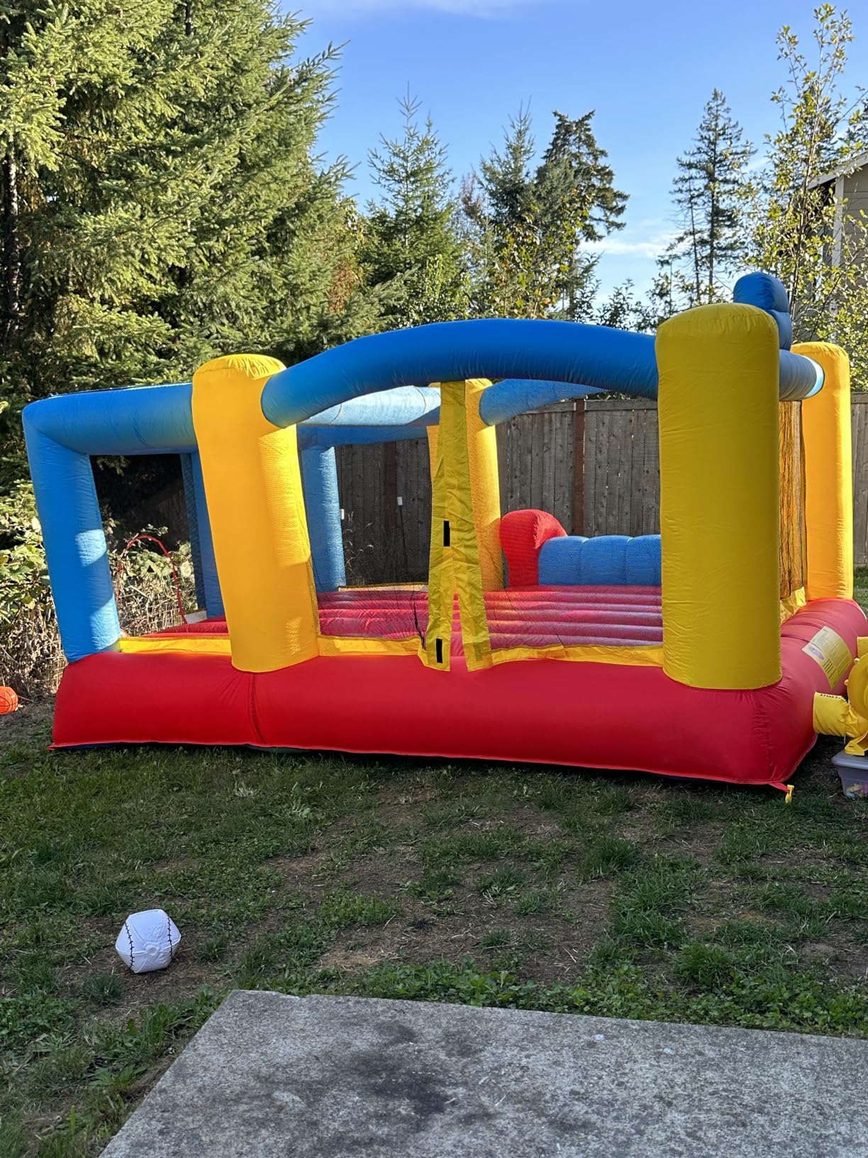 PicassoTiles KC106 8x7 Foot Junior Inflatable Bouncer, Kid Park, Jumping Bouncing House, Jump Slide Playhouse w/ 50 Pit Balls, 3 Sides Mesh Protection, and Heavy-Duty GFCI ETL Certified 385W Blower customer photo 1
