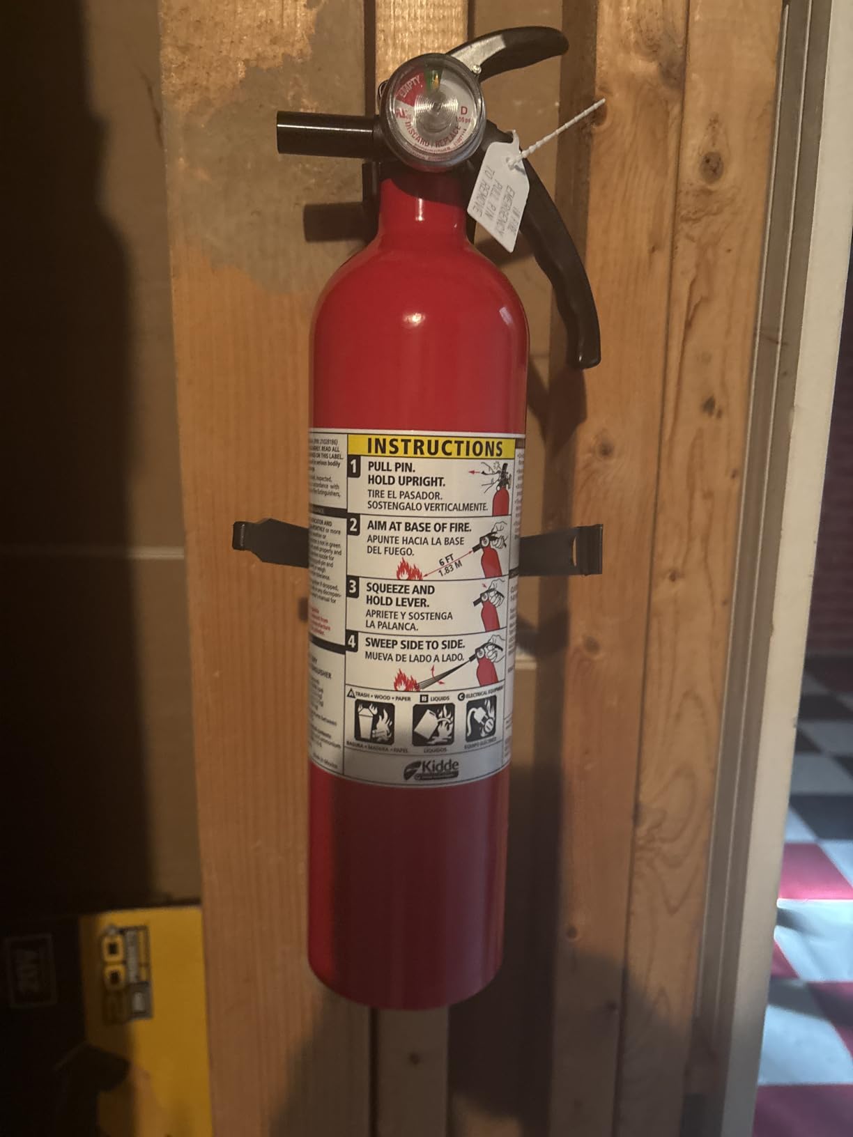 Kidde Basic 110 Fire Extinguisher for Home, 1-A:10-B:C, FA110G, 2 Pack | Residential Multi-Purpose Extinguisher for Small Common Household Fires, 2.5 lb. Dry Chemical customer photo 1
