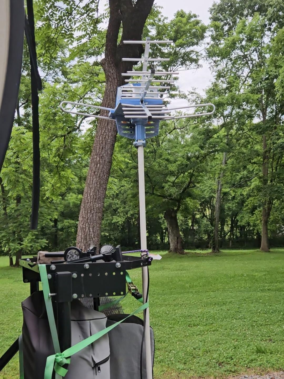 PBD Amplified Digital Outdoor TV Antenna, 360 Remote Direction Control, High-Gain Long-Range UHF/VHF HDTV Reception for Local Channels, 40ft RG6 Cable, Mounting Pole, Dual TV Outputs, 4K/1080P customer photo 2