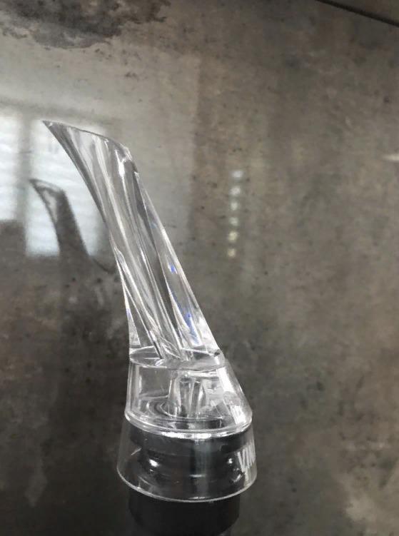 VINABON Wine Aerator Pourer Spout - Updated 2026 Professional Wine Aerator for Superior Flavor, Enhanced Bouquet & Rich, Smooth Finish. No-Leak, No-Drip, Spill-Free Design. customer photo 1