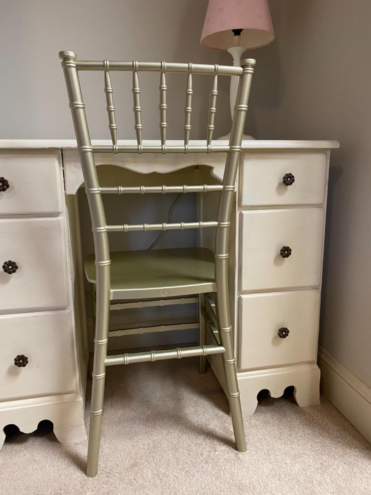 Flash Furniture HERCULES Series Gold Resin Stacking Chiavari Chair | Commercial Grade, Event and Banquet Chair customer photo 1