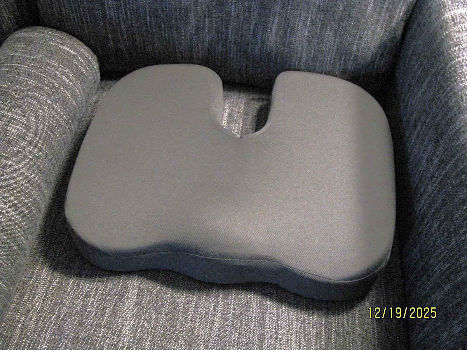 5 STARS UNITED Seat Cushion - Memory Foam Chair Cushion for Tailbone Pain Relief - Ergonomic Support for Coccyx, Sciatica & Butt - Office, Desk & Gaming Chair, Car Seat, Wheelchair, Airplane, Black customer photo 2
