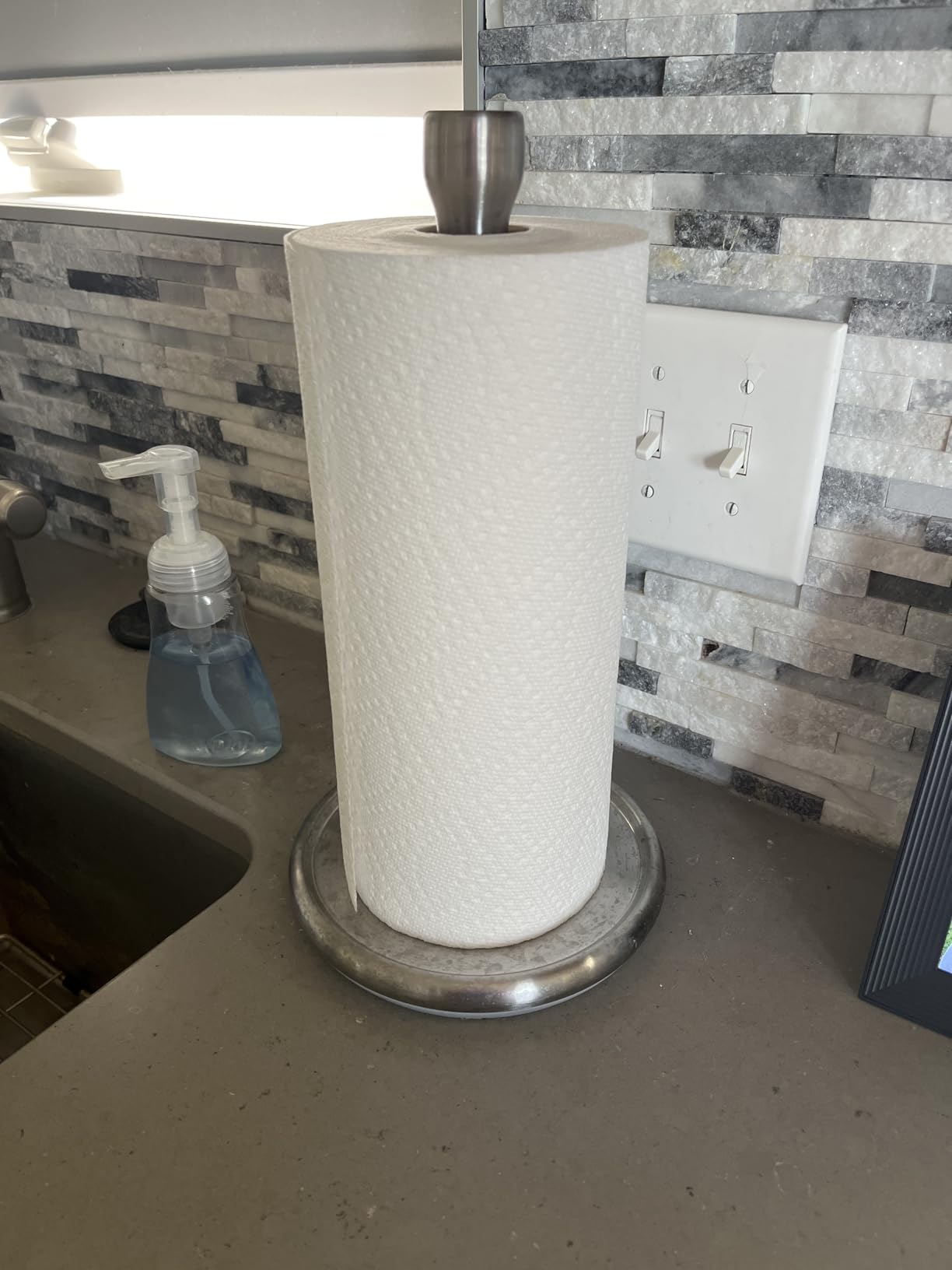 OXO Good Grips Steady Paper Towel Holder for Countertops with Weighted Base | Non-slip Base, One-handed Tear, Fits Standard and Jumbo Rolls, Rust-Resistant, Stainless Steel, for Kitchen, Bathrooms & More customer photo 1