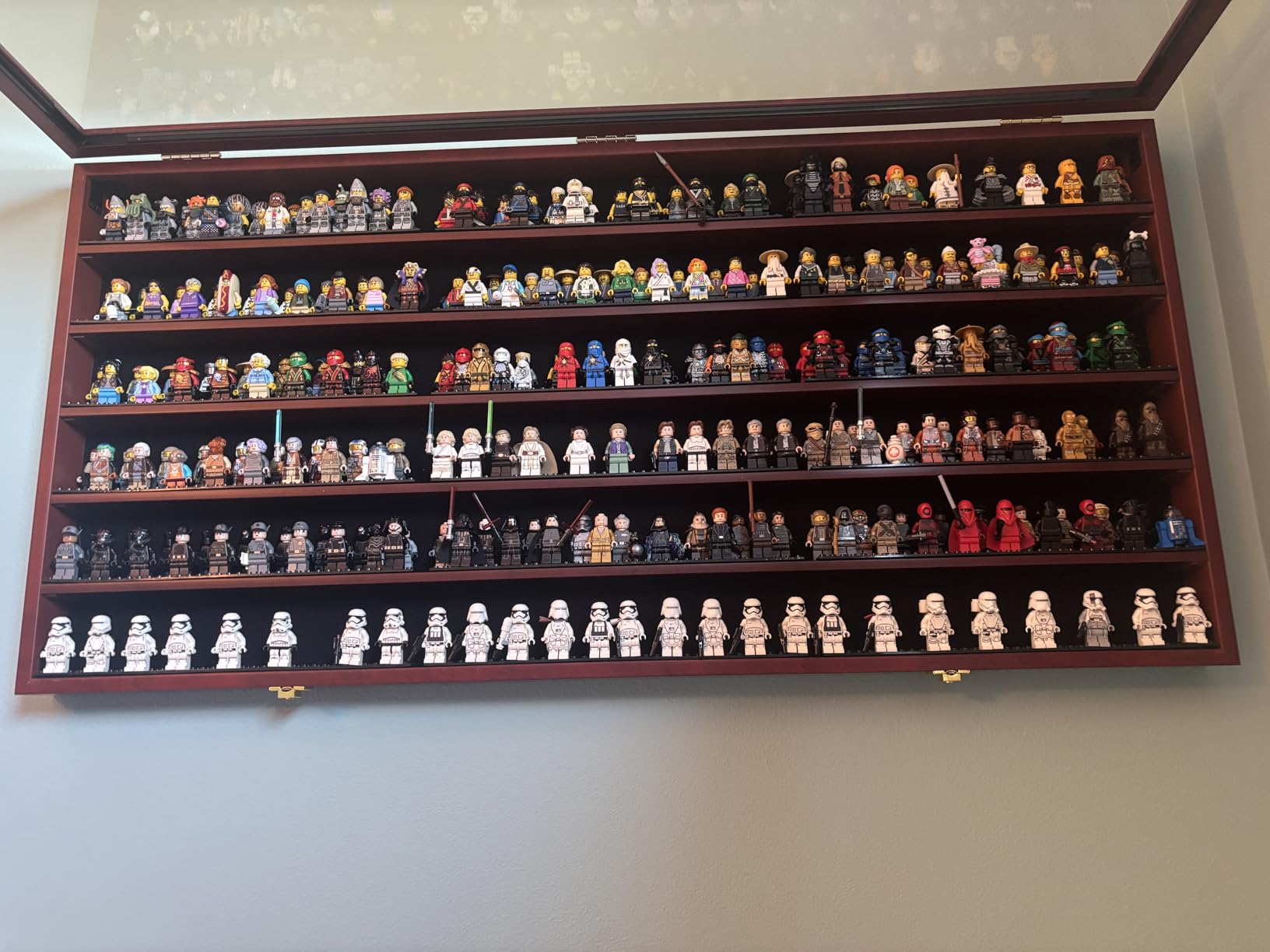 DisplayGifts 200 Minifigures Display Case Frame - dust protection customer photo 1