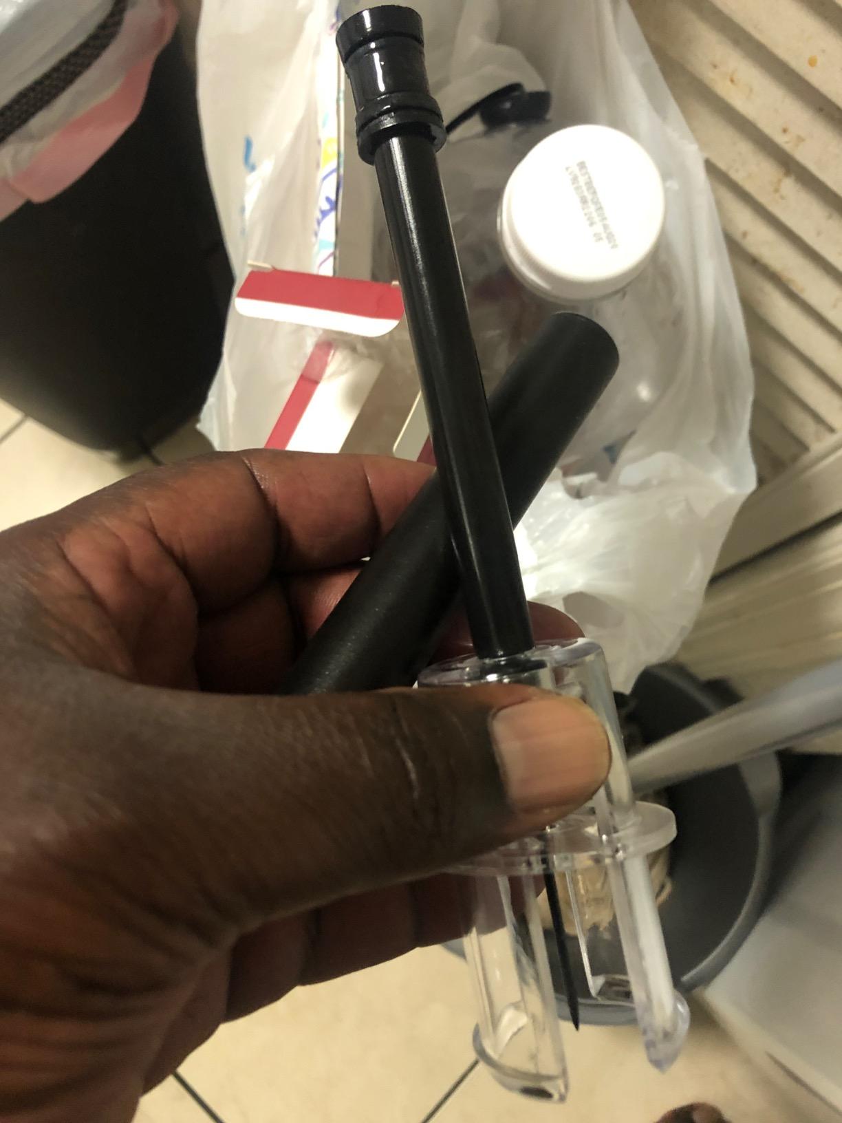 Air Pressure Pump Bottle Opener With Foil Cutter,Aerator Pourer,Vacuum Stopper(4PCS),Simple Cork Remover,Efficient Corkscrew Bottle Opener,Great For Wine Lovers,Perfect Wine Gift. customer photo 2