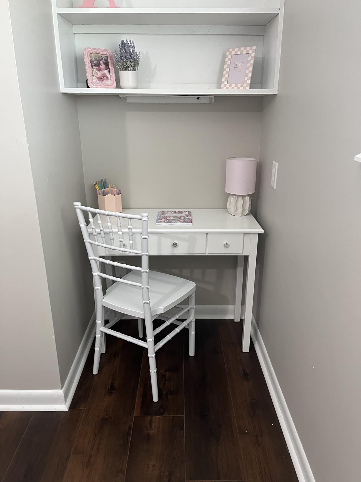 EMMA + OLIVER Matte White Resin Chiavari Chair | Stackable, Event and Banquet Seating customer photo 1