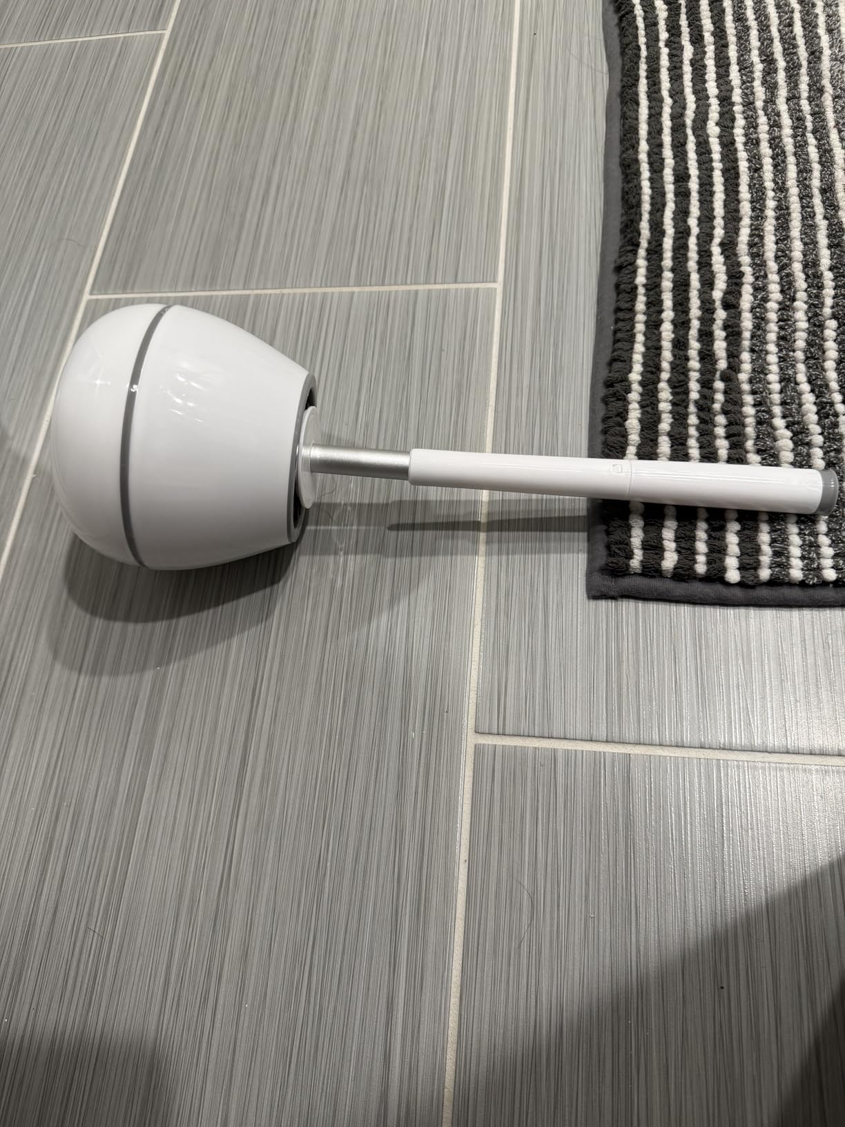 BOOMJOY Toilet Brush and Holder Set, Silicone Toilet Bowl Cleaner Brush, Bathroom Cleaning Bowl Kit with Tweezers, Bathroom Accessories with Aluminum Handle - White customer photo 1