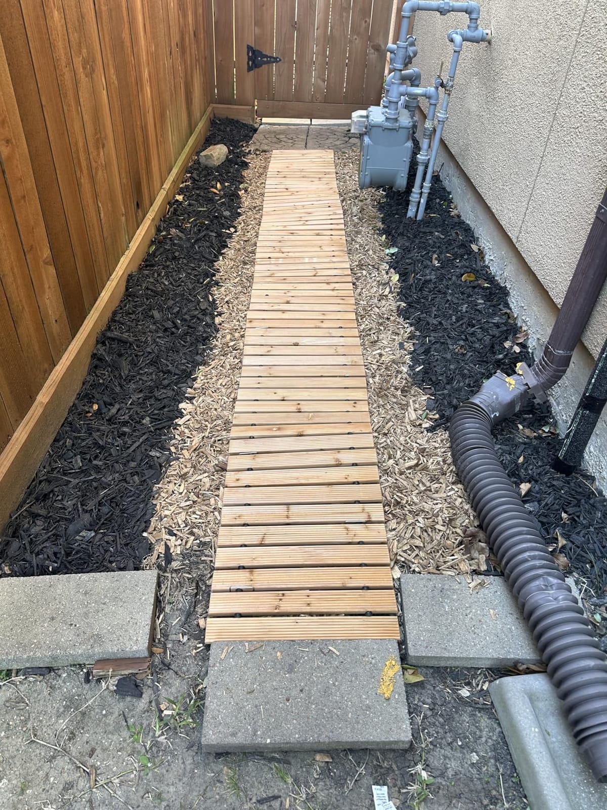 RELIANCER 8' Wooden Garden Pathway, Weather-Resistant Roll Out Cedar Walkway, Outdoor Patio Wood Foot Path customer photo 1