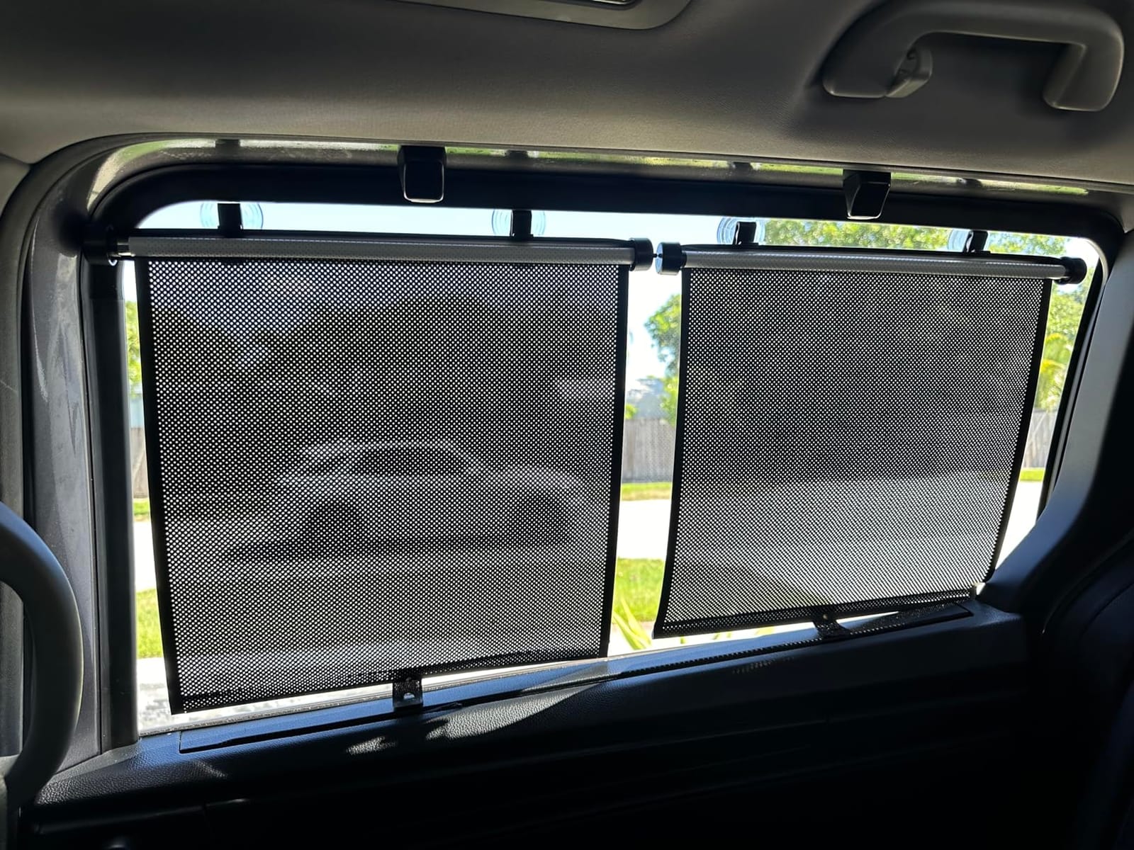 Car Window Shade for Side Windows, 2 Pack Sun Shade Retractable for Car Blocks Heat and UV Rays Glare Protection Roller Sunshade Visor for Baby, Kids, Pets, Passengers customer photo 2
