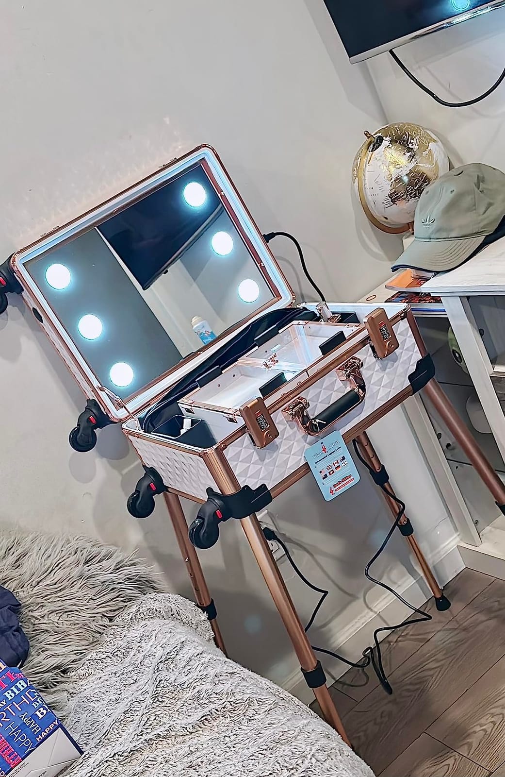 Medium Makeup Train Case with Code Lock, Lighted Mirror, Speaker Travel Cosmetic Organizer Box, Professional Artist Trolley Studio Free Standing Case customer photo 1