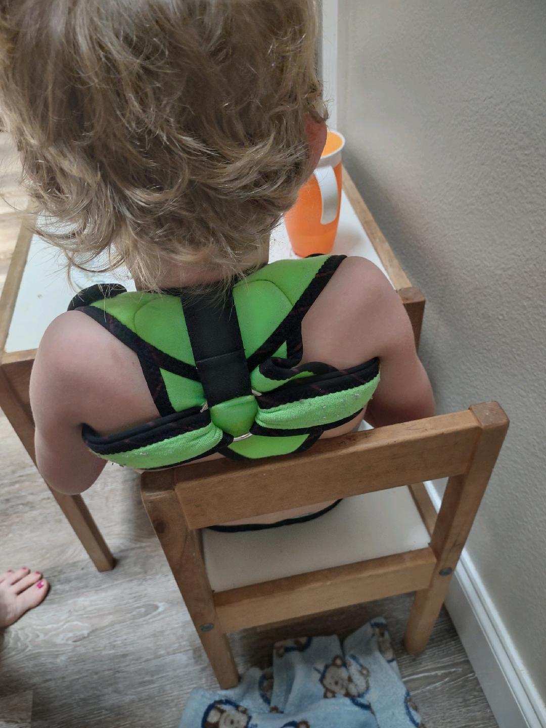 ORTONYX Kids Clavicle Support Posture Corrector Brace / ACJB2407-GRN customer photo 1