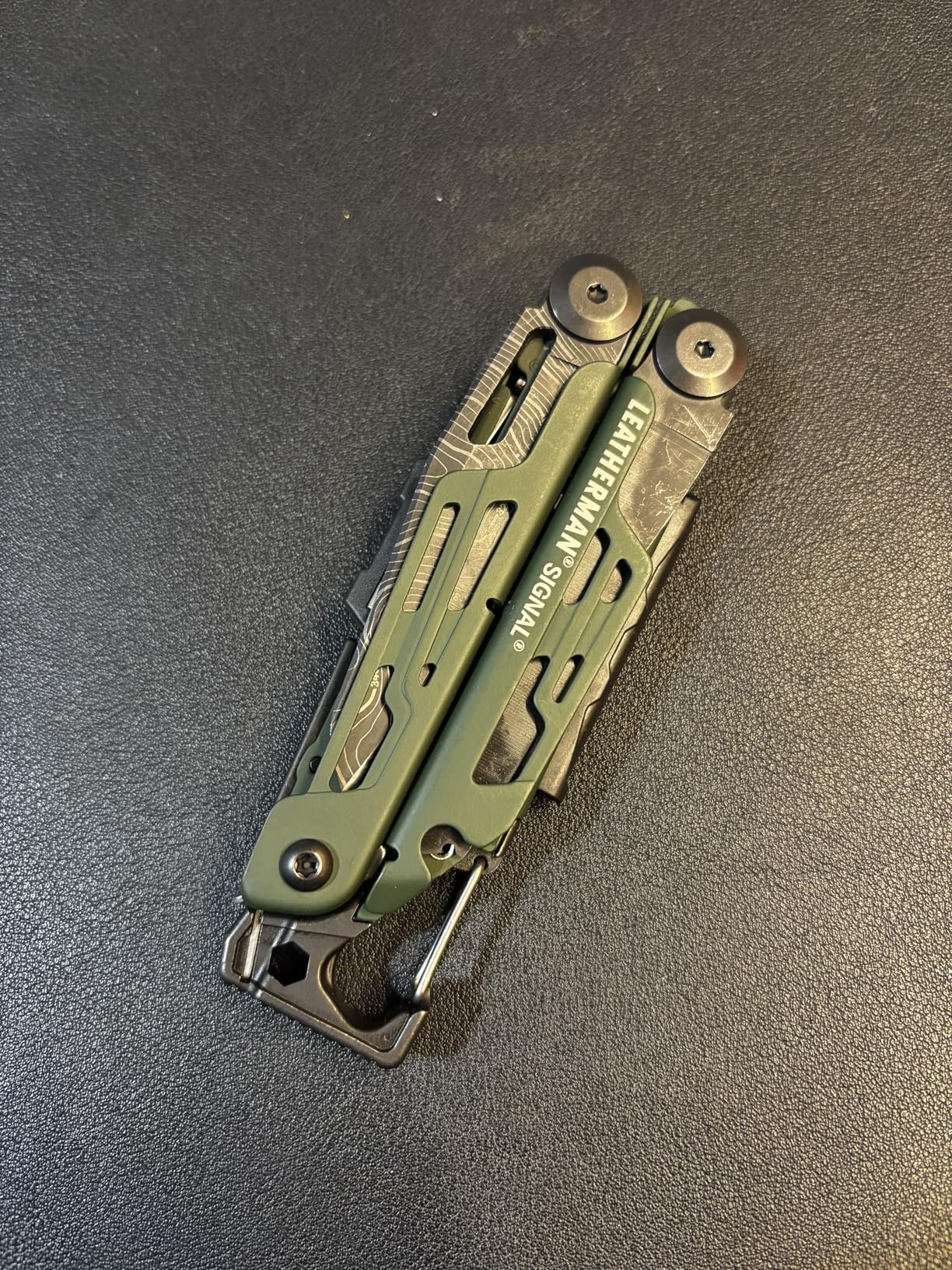LEATHERMAN, Signal, 19-in-1 Multi-tool for Outdoors, Camping, Hiking, Fishing, Survival, Durable & Lightweight EDC, Made in the USA, Coyote Tan customer photo 1