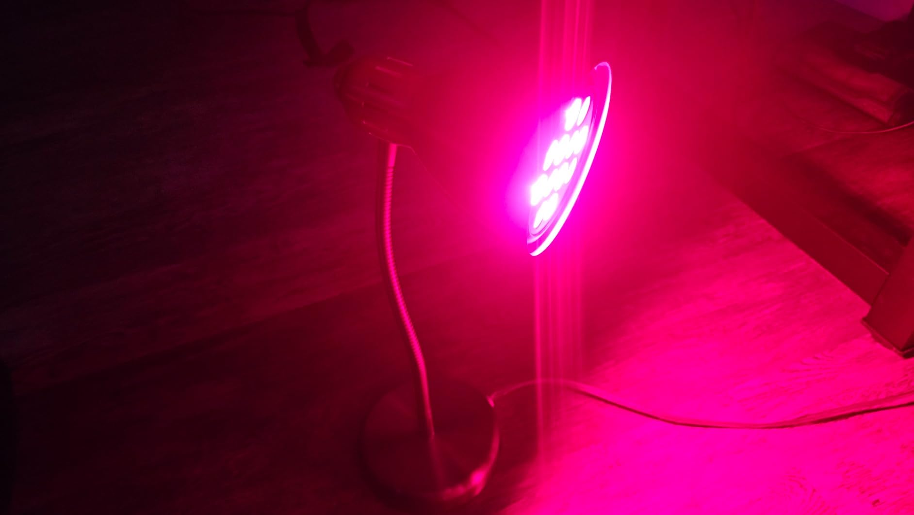 hooga Red Light Therapy Bulb, 660nm & 850nm Red & Near Infrared Light, 12 Dual-Chip LEDs, Targeted Light Bulb with Base & Braided Power Cord for Home Wellness Routine, HG24 customer photo 2