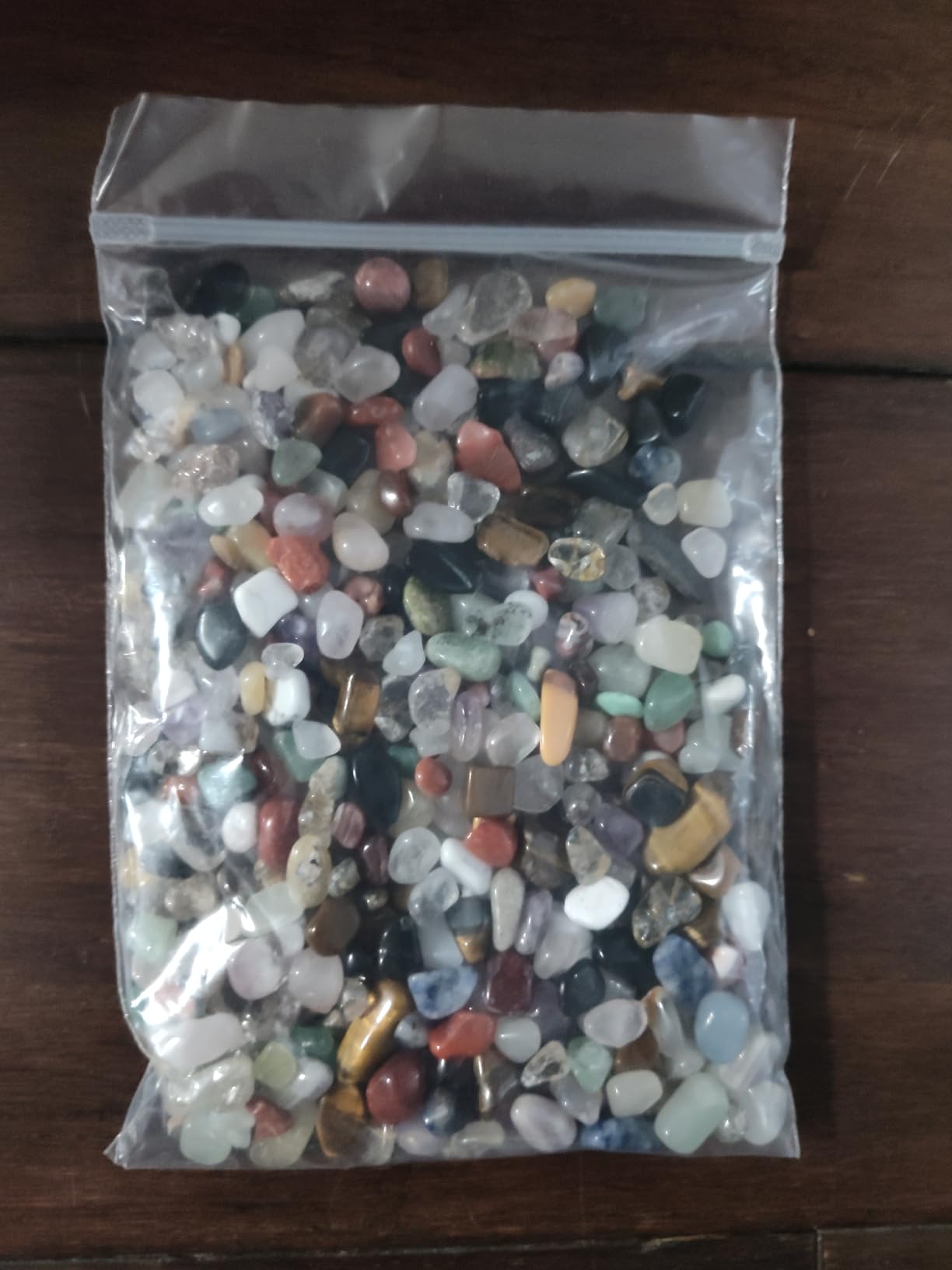 National Geographic Rock Collection with 300+ Gemstones and Minerals | Genuine Rocks, Minerals & Crystals, 2 Break-Open Geodes, Magnifying Glass, Storage Bag, Geology Gift, Birthday Gift customer photo 1