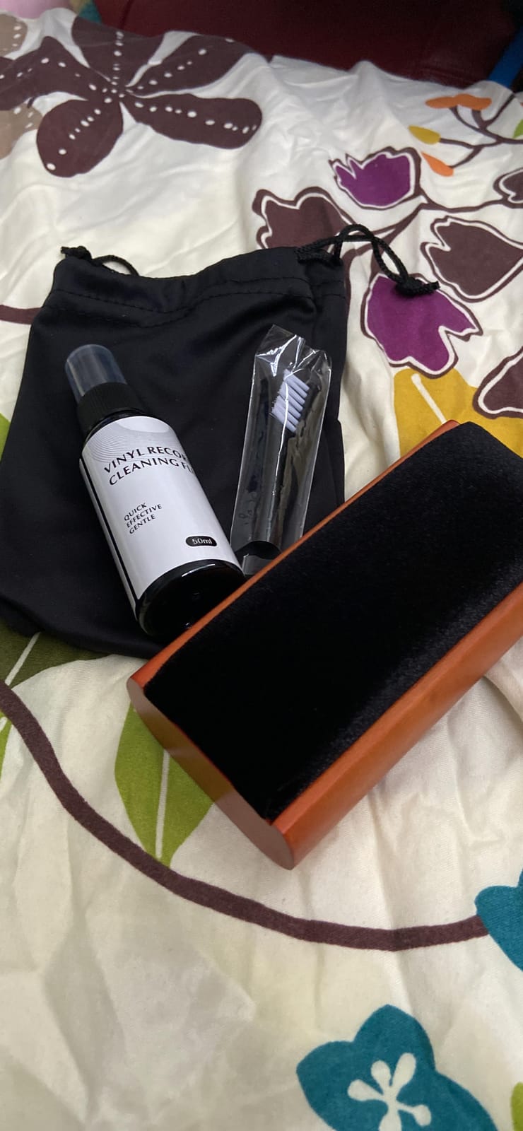 5 in 1 Vinyl Record Cleaning Solution Kit, Includes Soft Velvet Record Brush, Vinyl Cleaning Liquid, Stylus Cleaner & Brush and Carry Pouch customer photo 2