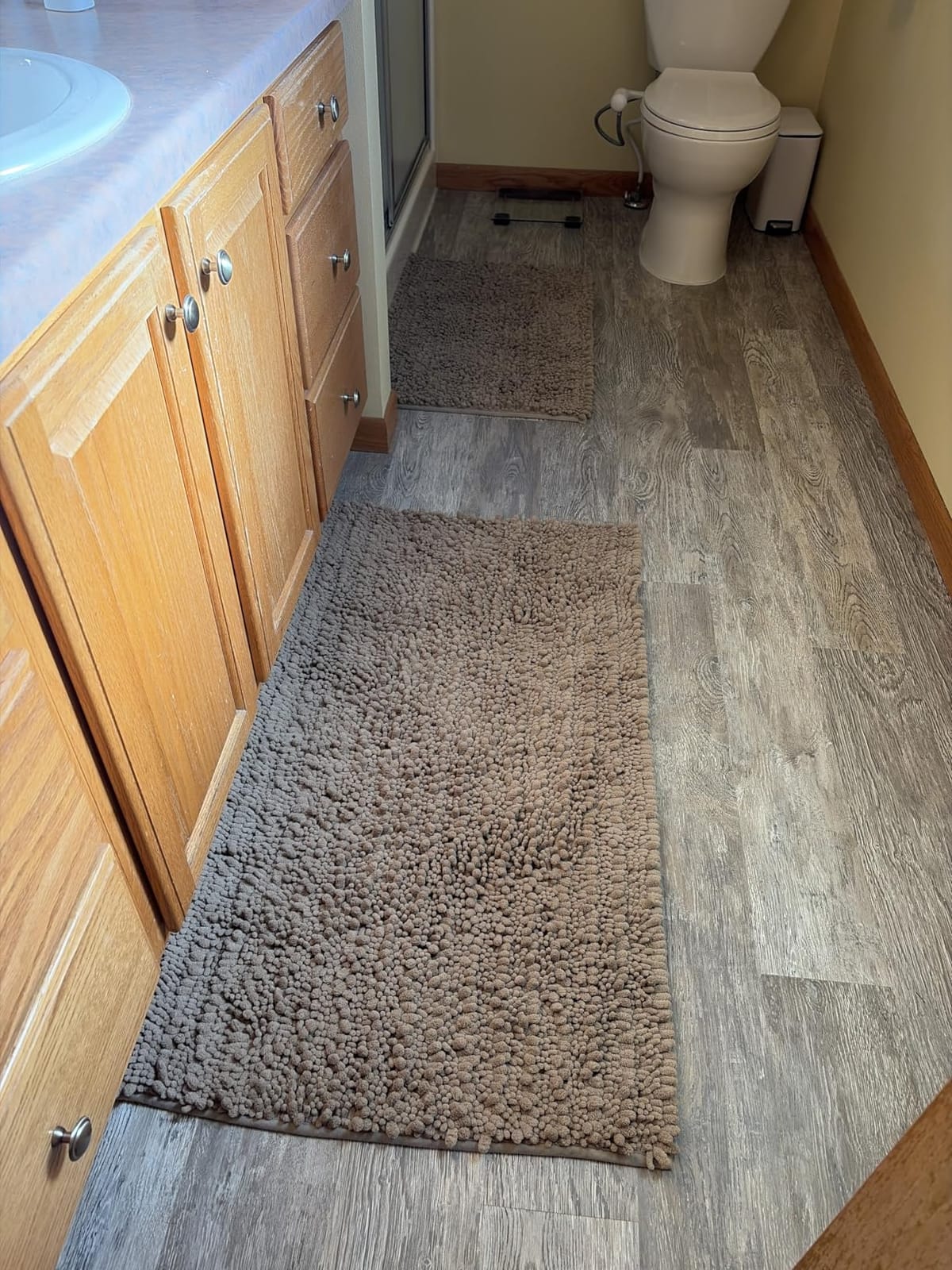 Yimobra Bathroom Rugs Non-Slip Washable - Extra Soft & Absorbent Chenille Bath Mat, Quick-Dry Plush Shaggy Floor & Vanity Bath Rugs for Tub & Shower, Modern Home Decor Accessories, 24 x 17, Grey customer photo 1