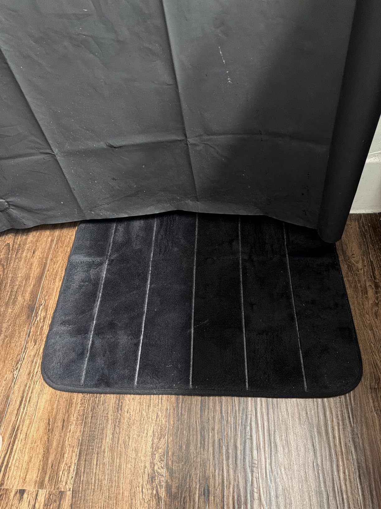 Yimobra Memory Foam Bath Mat, Super Soft Absorbent Bathroom Rug Non Slip, Quick Dry, Machine Washable Floor Carpet for Tub Shower, Home Decor Accessories, 24x17, Grey customer photo 2