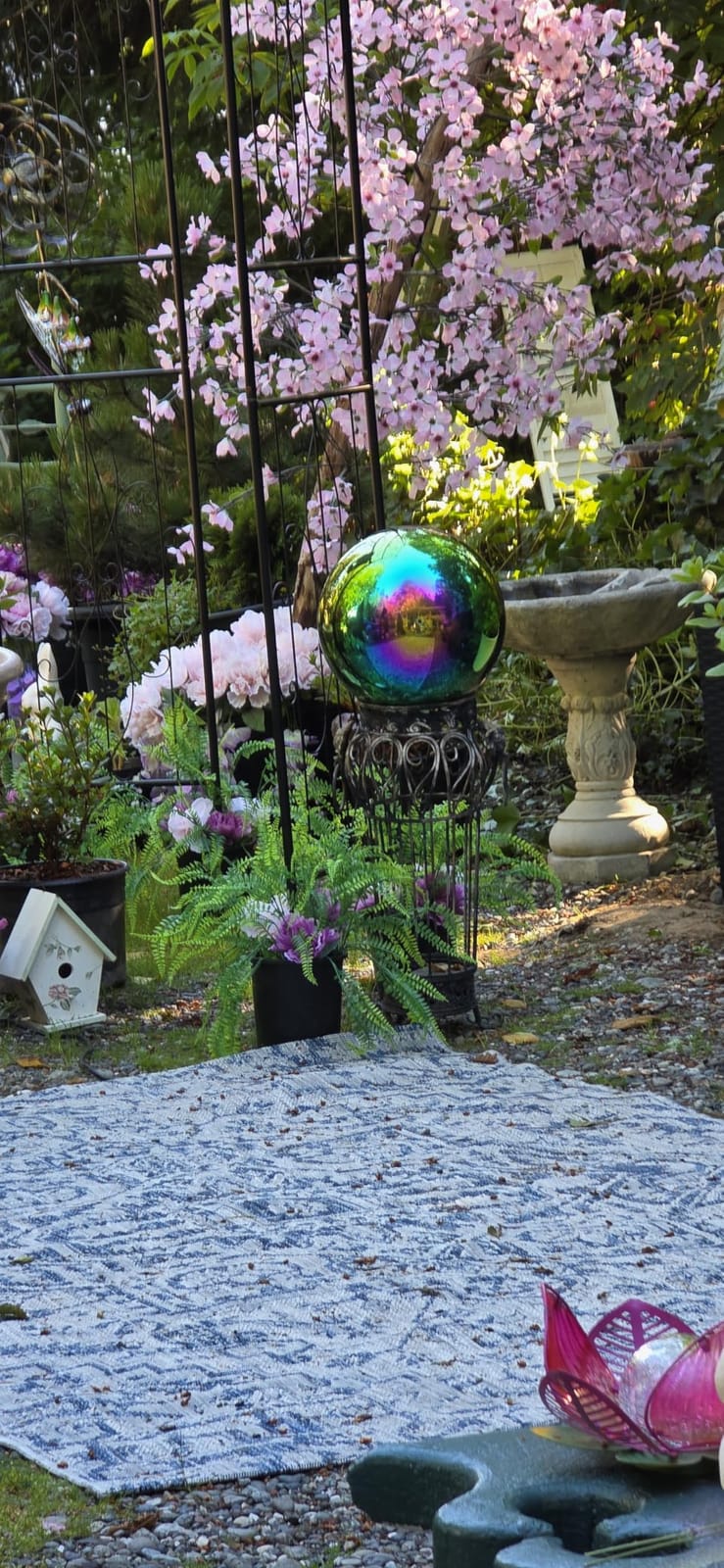 USHome Rainbow Home Garden Gazing Globe Mirror Balls, Polished Stainless Steel Shiny Sphere, Ideal As a Housewarming Gift (12 Inch) customer photo 1