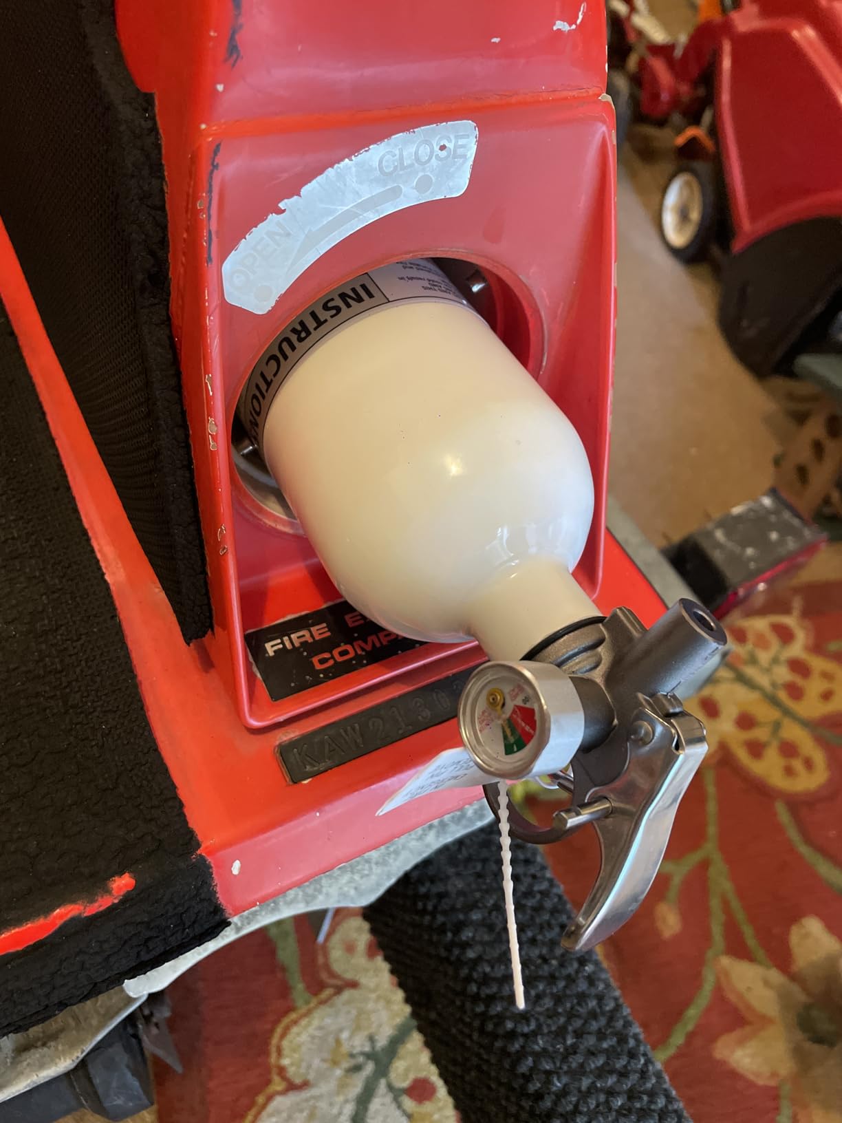 Kidde Mariner PWC Fire Extinguisher for Jet Skis, 5-B:C, KD57W-5BC | Coast Guard Approved Personal Watercraft Extinguisher, Very Small Liquids/Gases & Electrical Fires, 2.5 lb. Dry Chemical customer photo 2