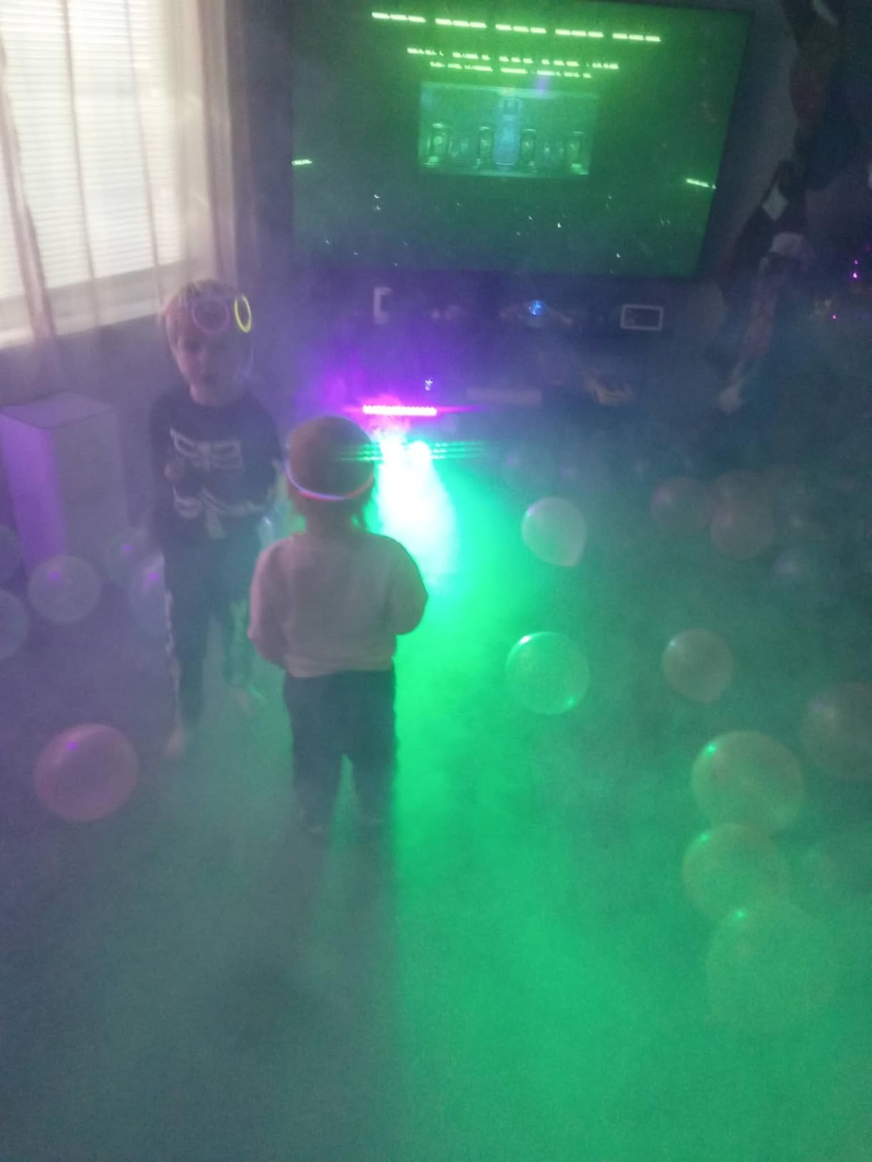 Fog Machine, 6 LED Lights with 12 Colors Effect, VIRFUN Smoke Machine with Wireless&Wired Remote Control for Parties, Halloween, Outdoor, Indoor, Wedding and Stage Effect, 500ml Tank customer photo 2