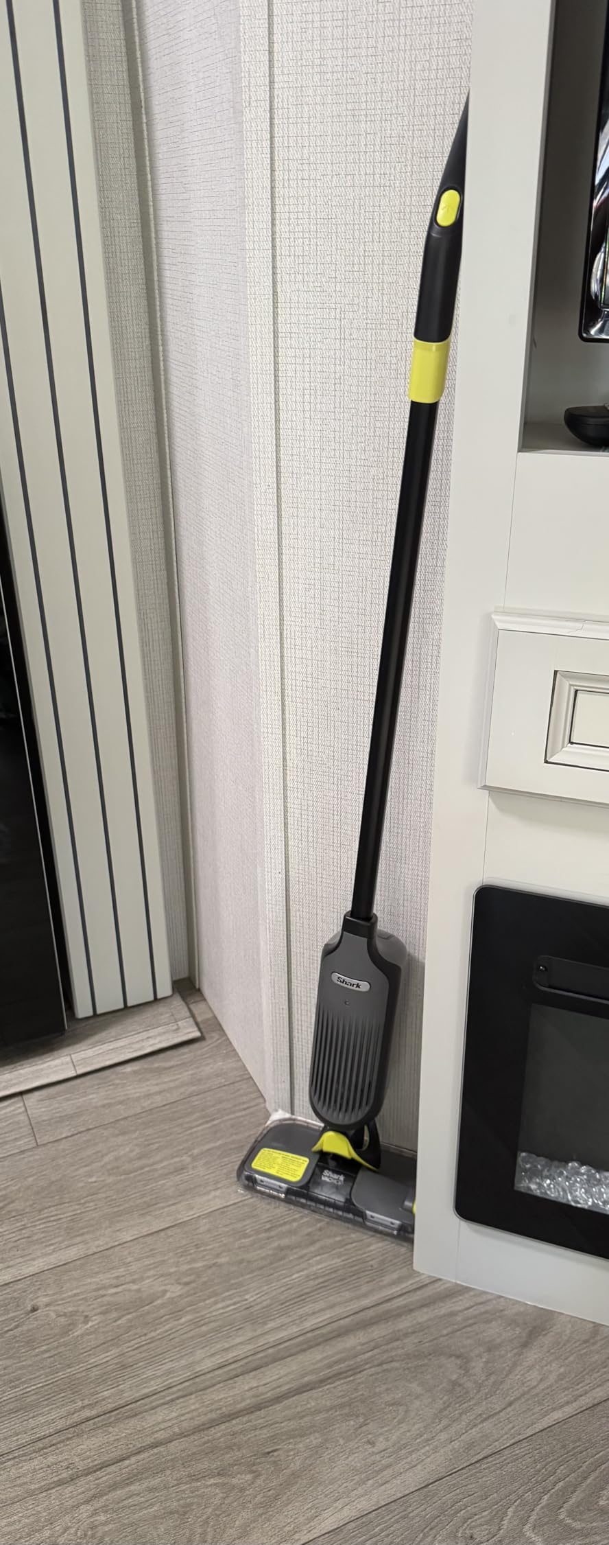 Shark VACMOP Cordless Vacuum & Spray Mop, Gray, VM252 | Hard Floor Cleaner, Powerful Suction, Lightweight, LED Headlights, 4 Disposable Pads, 12oz Solution Included customer photo 2
