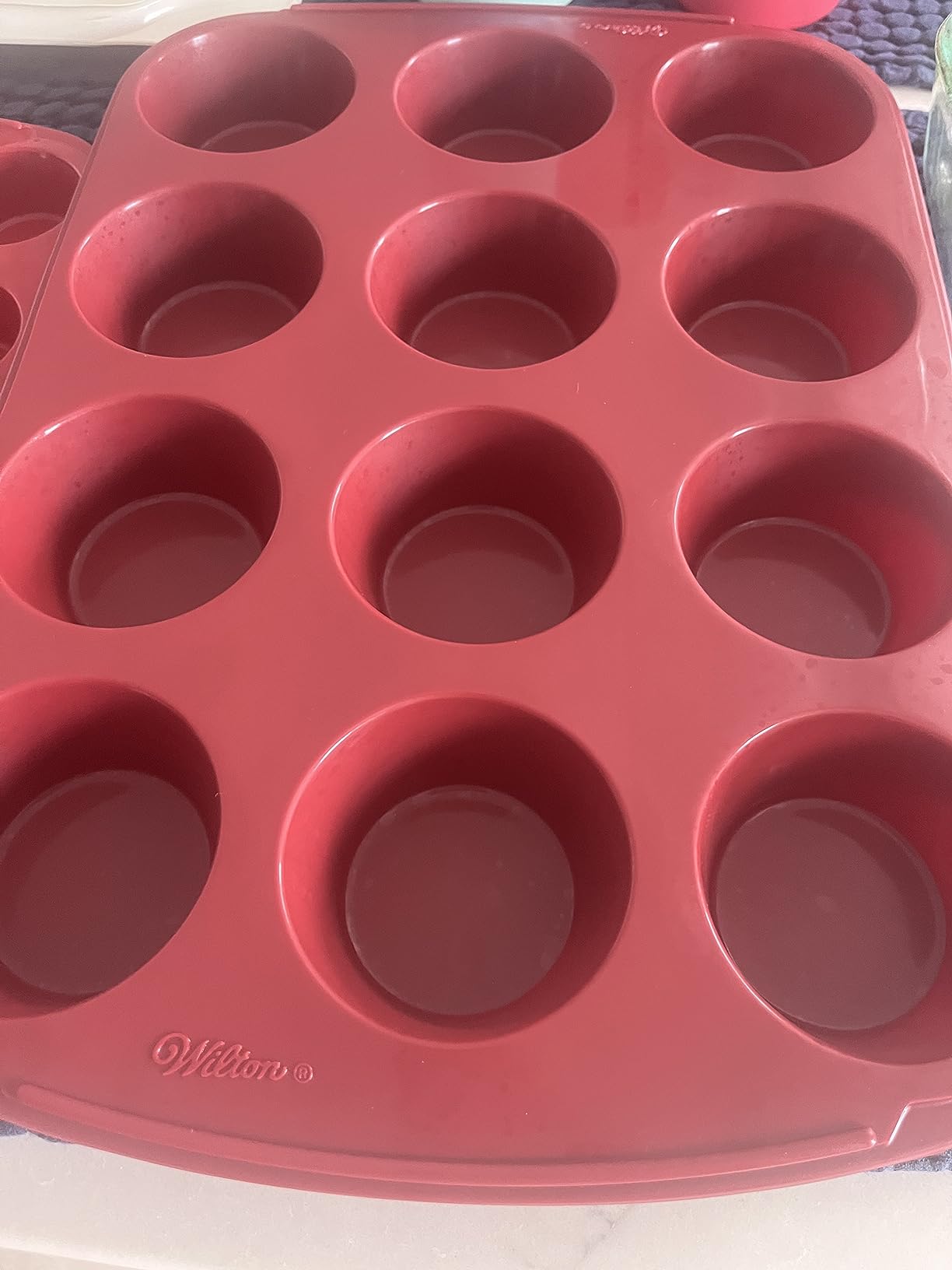 Juvale 3-Tier Cupcake Carrier - Airtight Plastic Container for Baking - Stackable Cupcake Containers & Removable Trays - Portable Cake Transport Holder - Holds 36, Pink customer photo 1