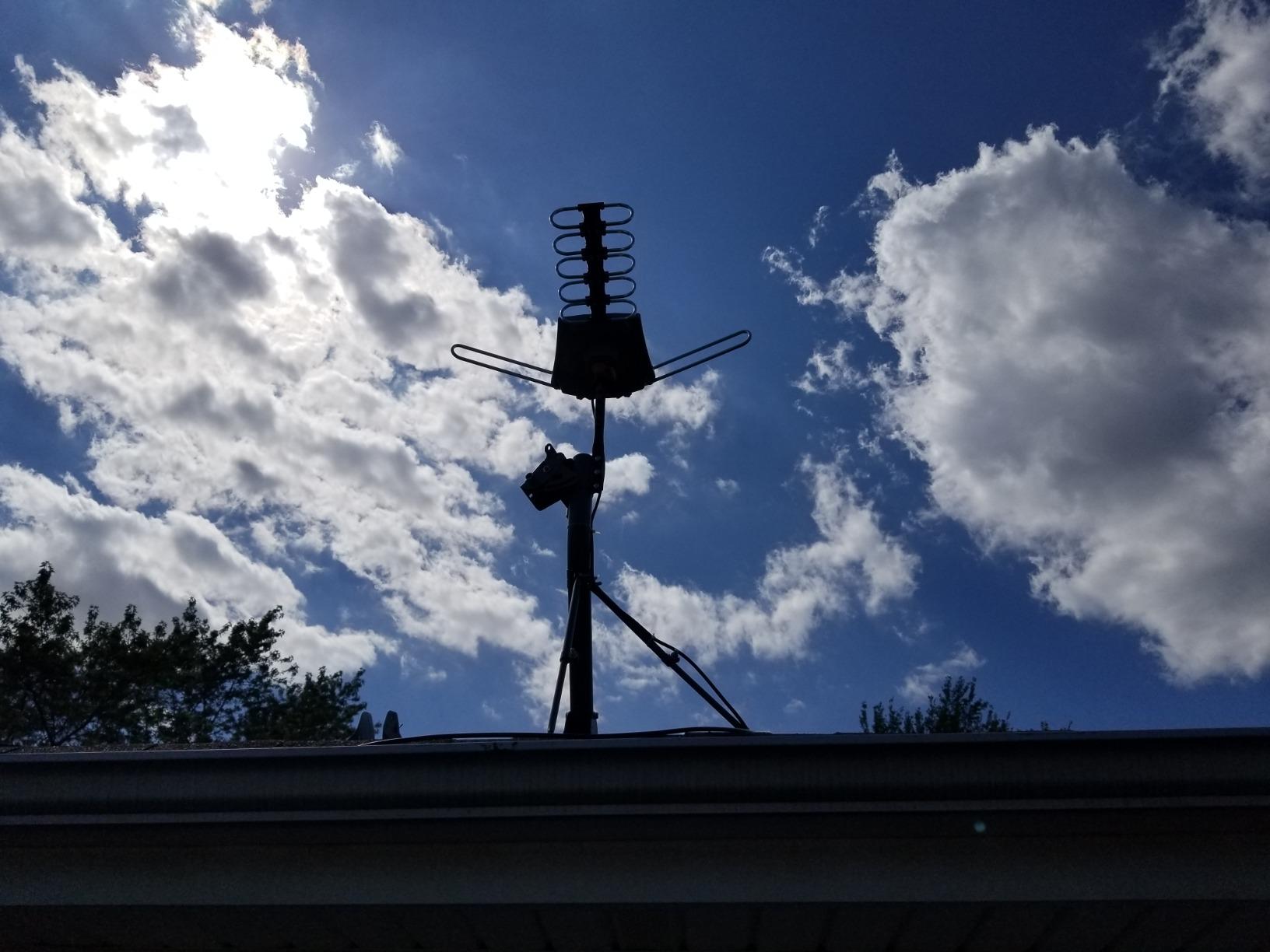 Five Star HDTV Antenna Amplified Digital Outdoor Antenna 150 Miles Range, 360 Degree Rotation Wireless Remote, with 40FT RG6 Coax Cable Installation Kit Supports 5 TVs customer photo 1